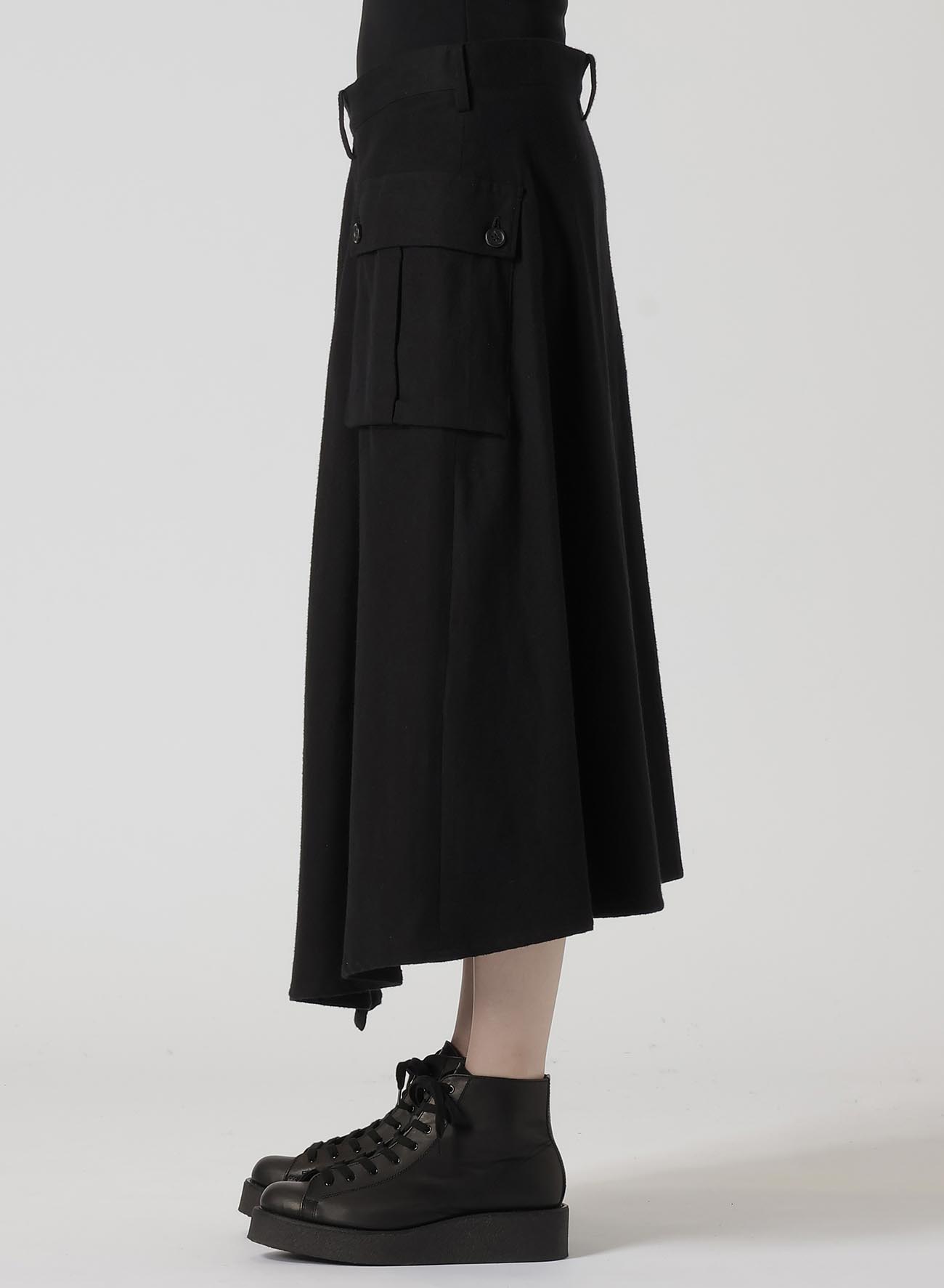 COTTON TWILL R-WIDE TUCK CARGO SKIRT