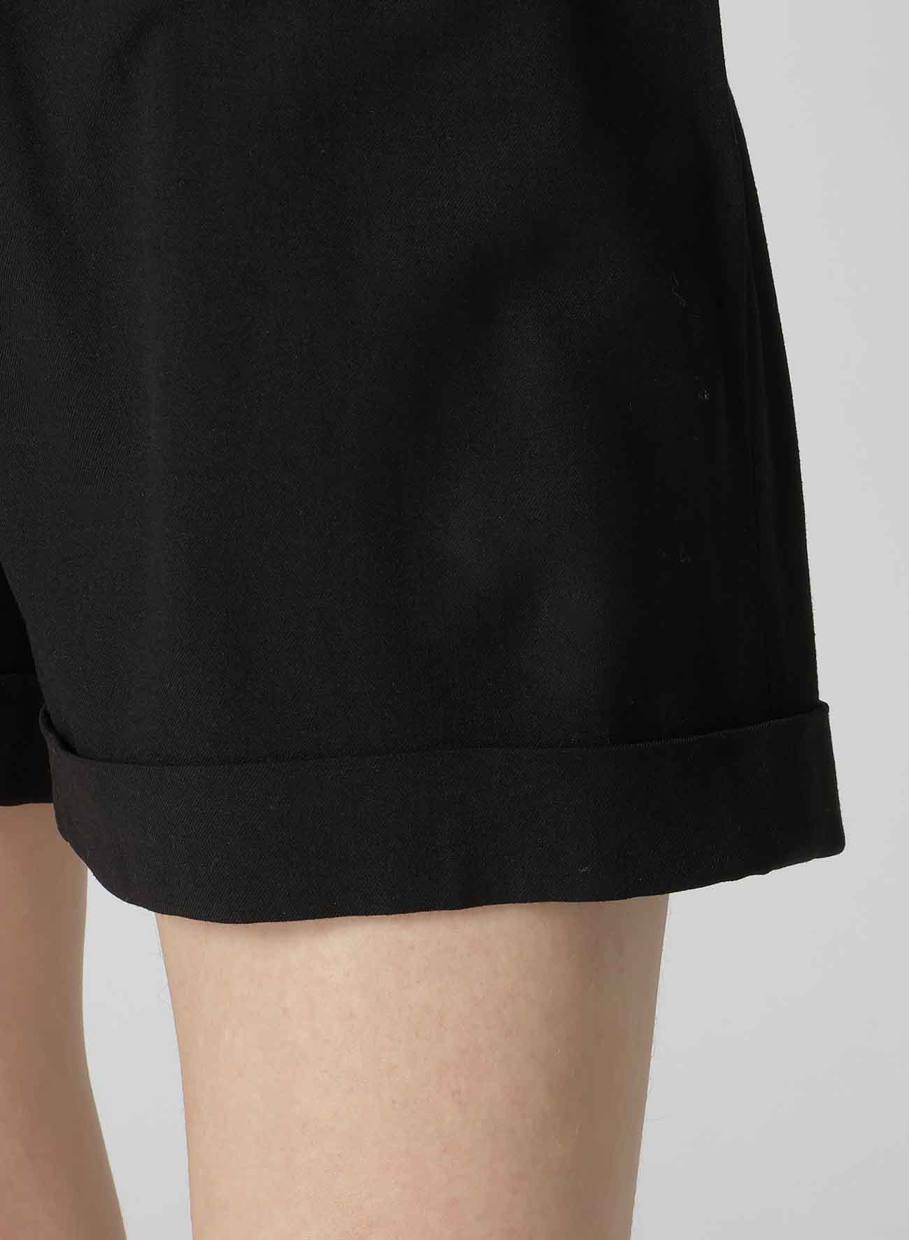 DAMAGED GABARDINE BEELTED SHORT PANTS