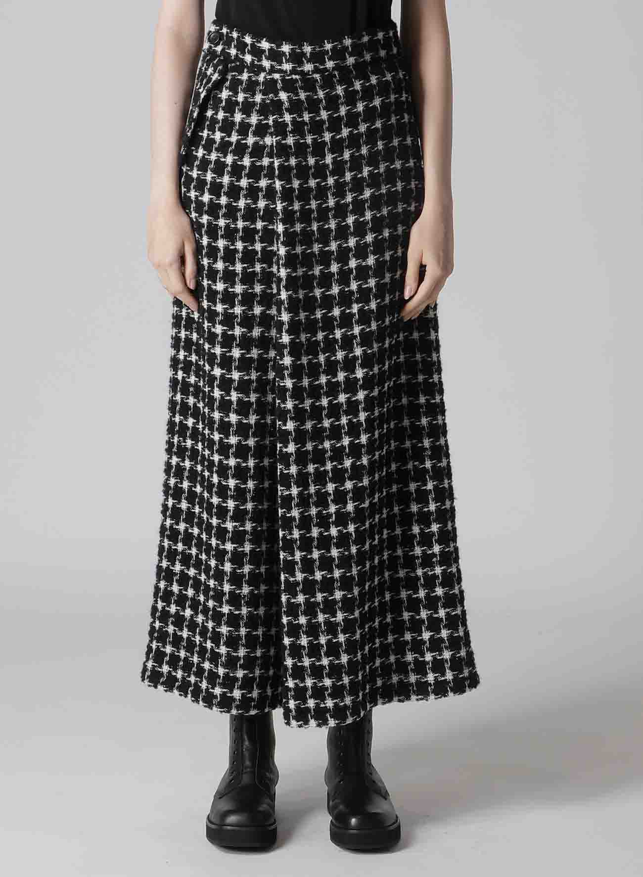 B&W HOUNDSTOOTH TUCK FLARED PANTS