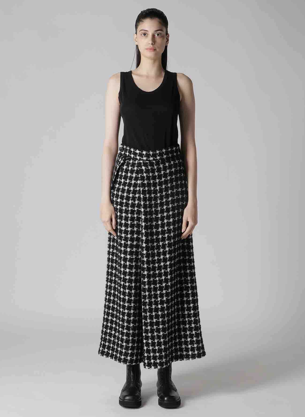 B&W HOUNDSTOOTH TUCK FLARED PANTS