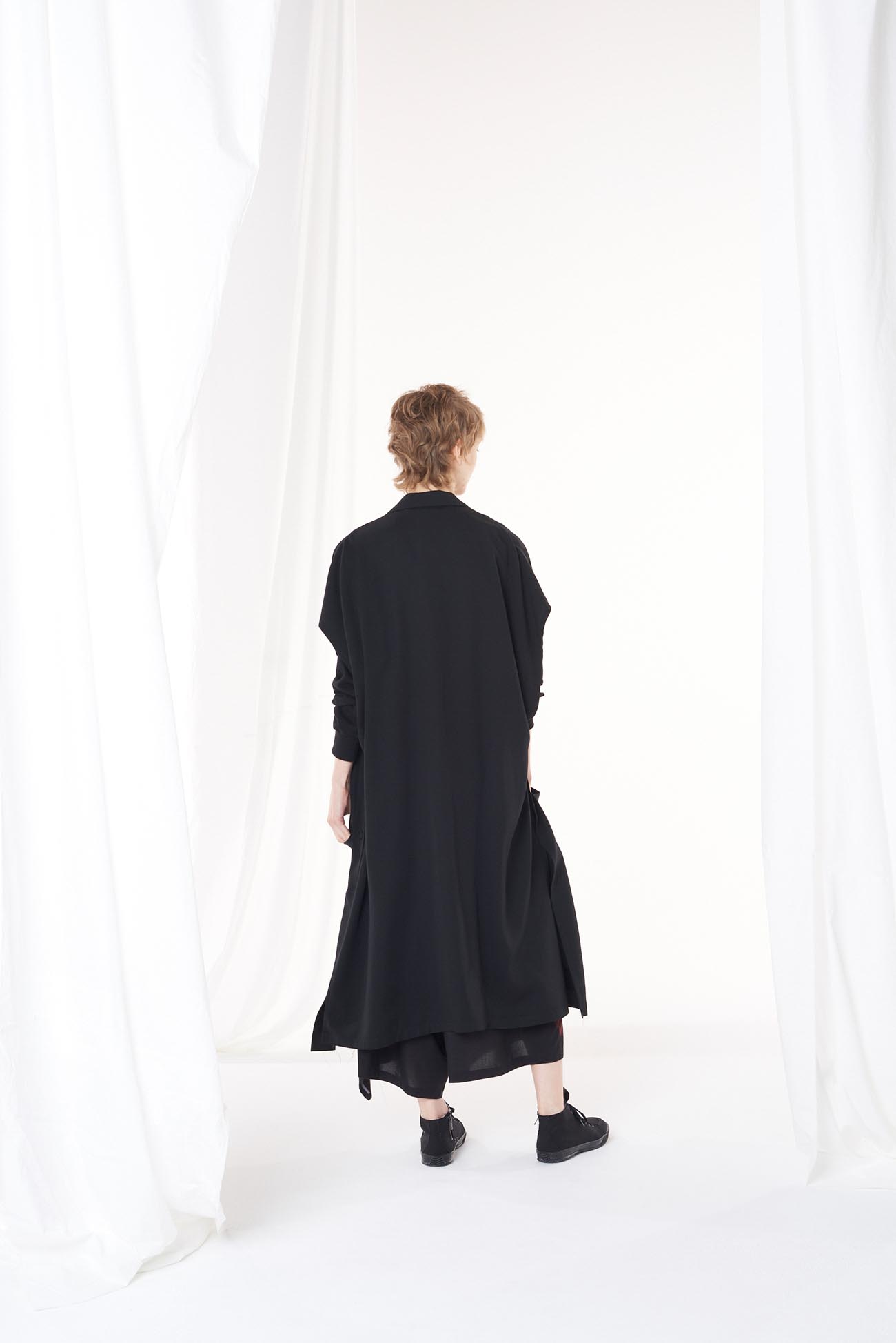 CELLULOSE TWILL PONCHO WITH TAILORED COLLAR