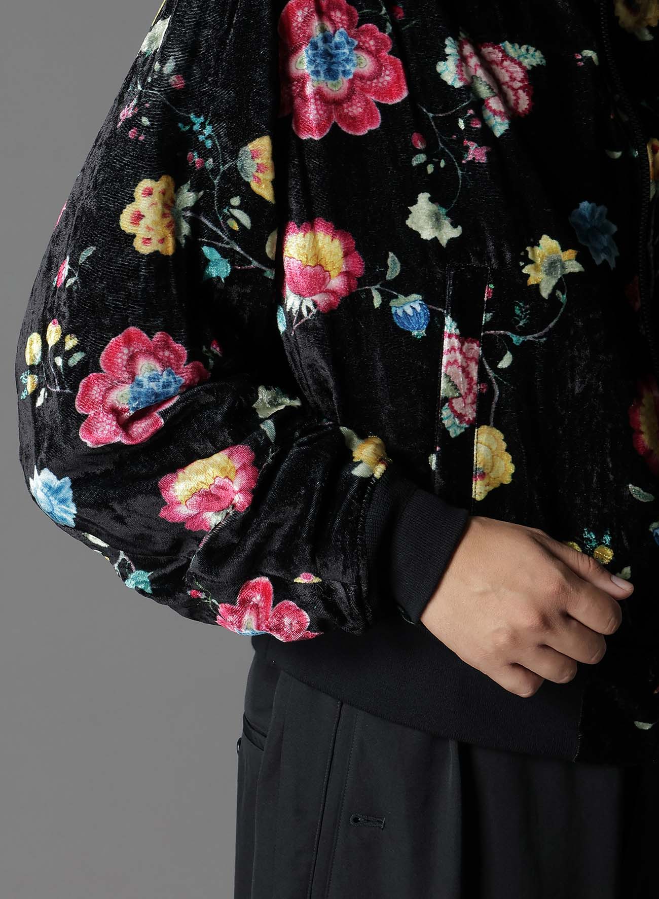 【1/17 10:00(JST) Release】RAYON VELVET CHINESE FLOWER+NY SWITCHING MATERIAL BLOUSON