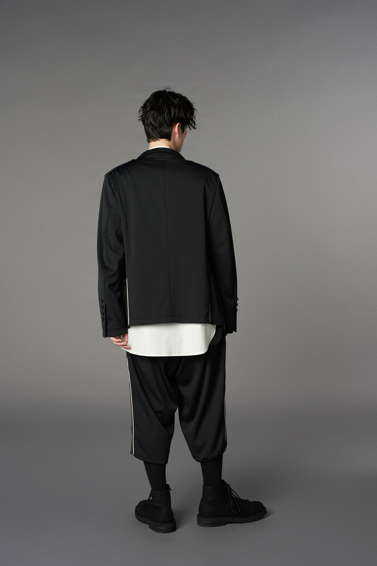 【1/17 10:00(JST) Release】POLYESTER SMOOTH PIPING SHORT JACKET