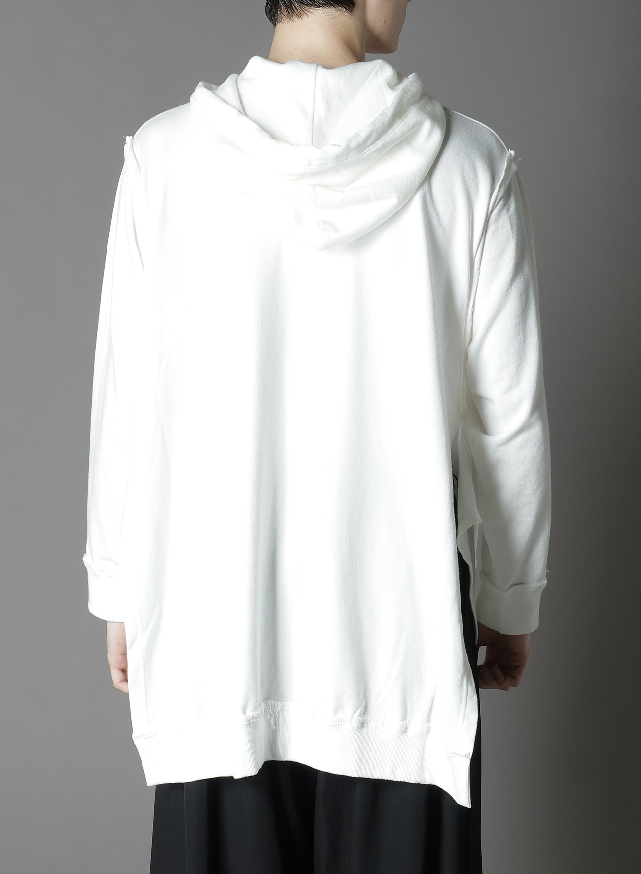 MINI PILE LINING CUT-OUT SIDE FLAP HOODIE