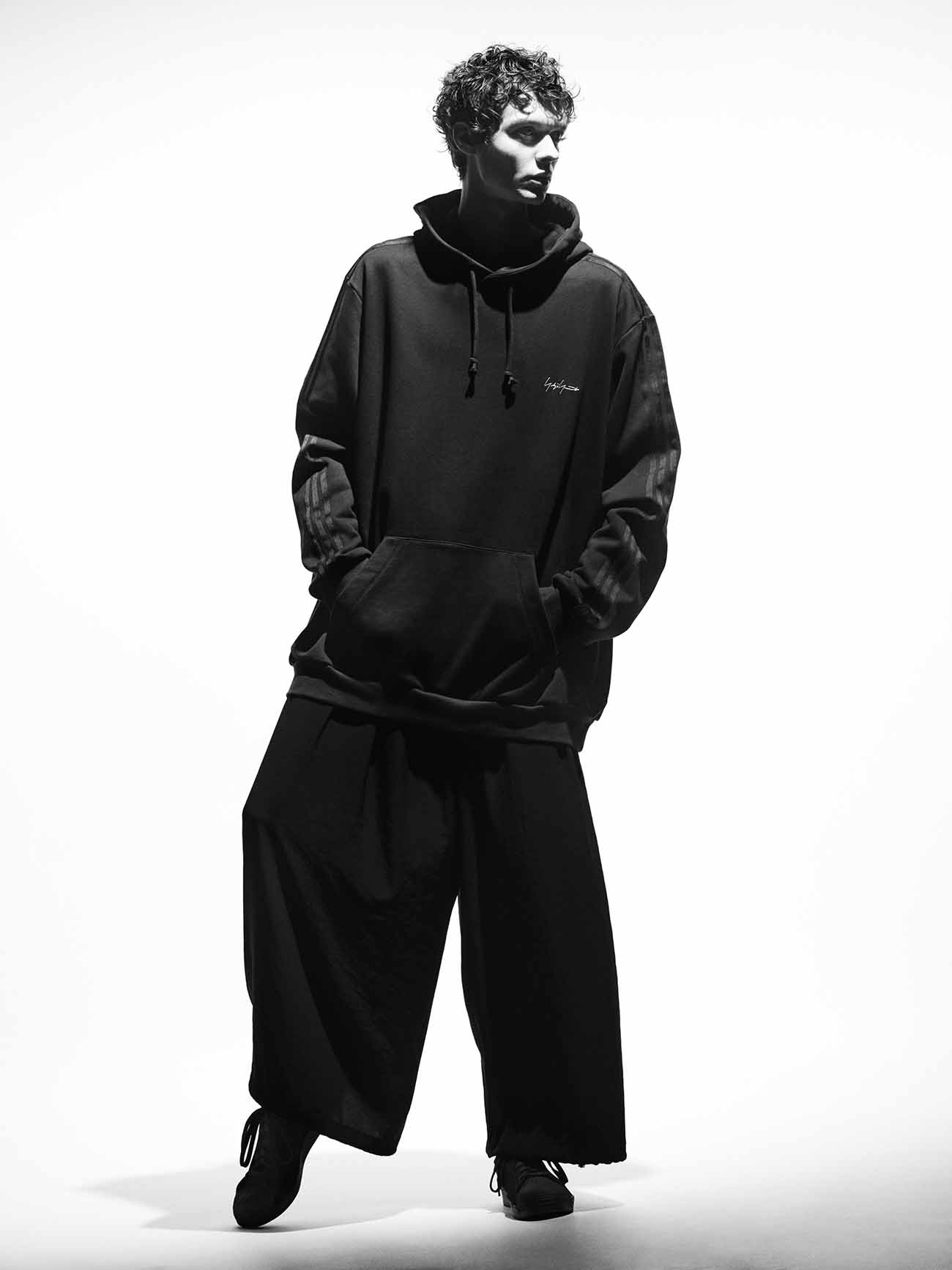 Y-3 KURO SUPERSTAR