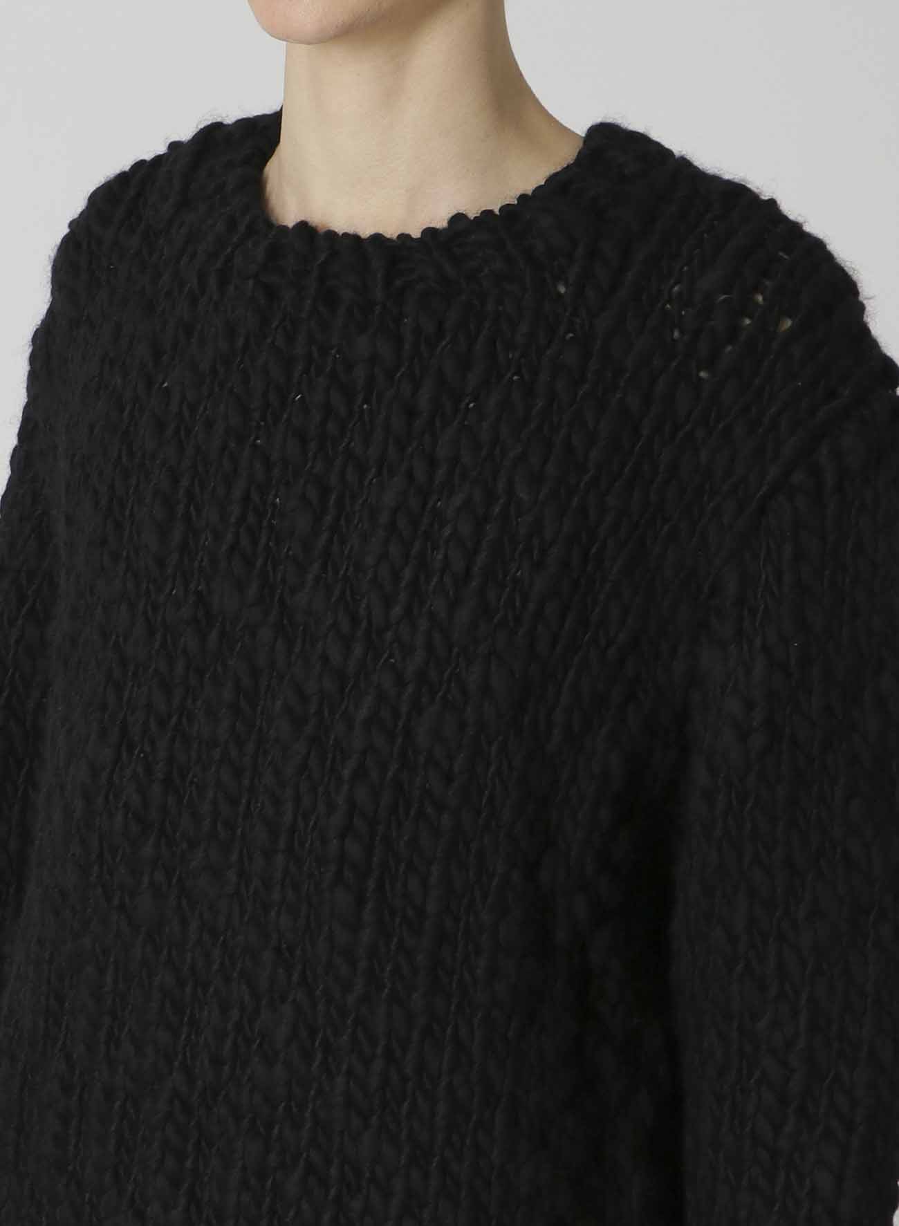 HAND-KNITTED PLAIN HAND KNITTED ROUND NECK