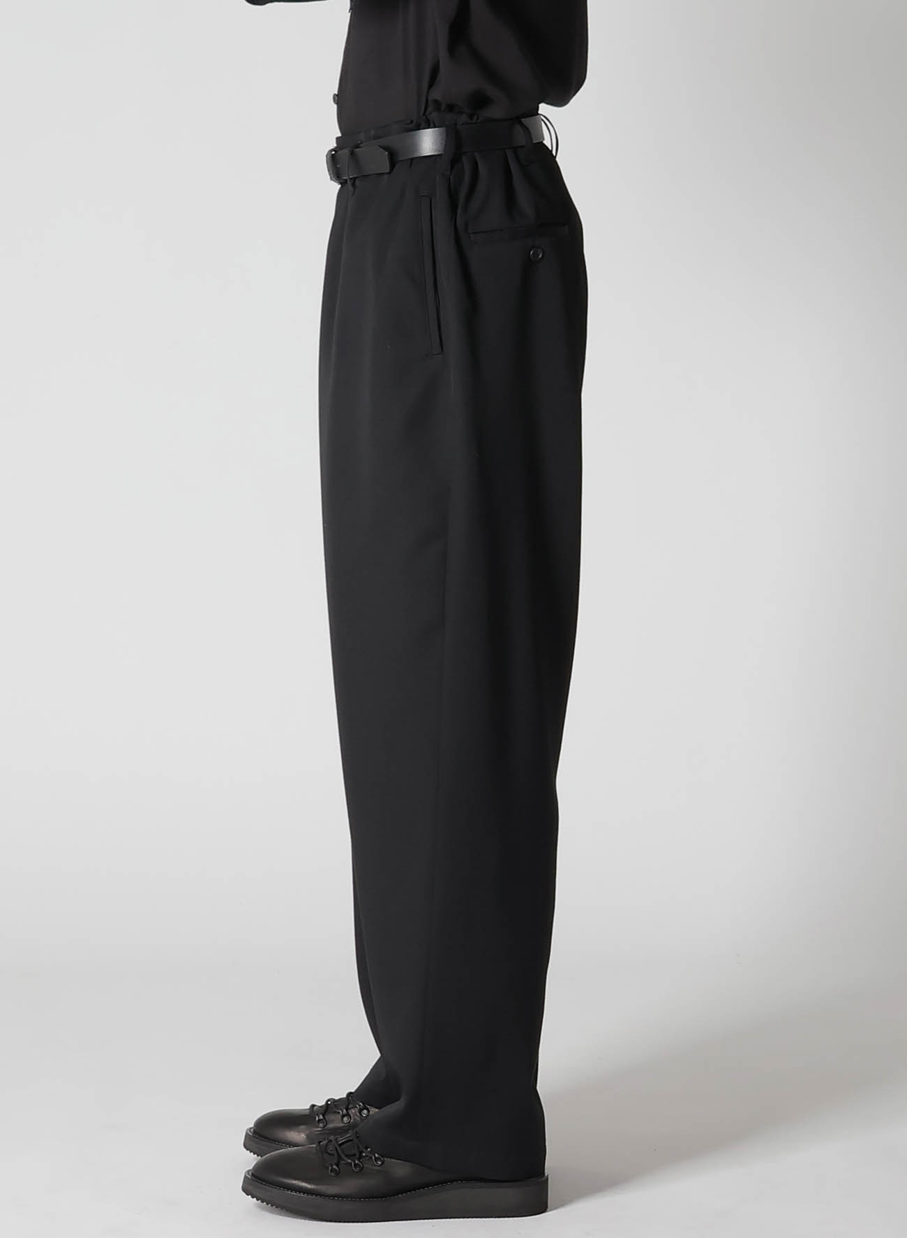 WOOL GABARDINE SIDE TUCK PANTS