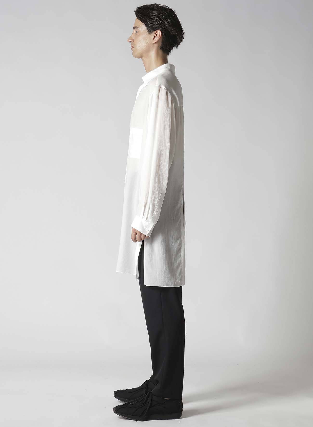 【Launching 10:00(JST), Jan 11】60 CELLULOSE LOAN BACK PANELED SLIT BLOUSE