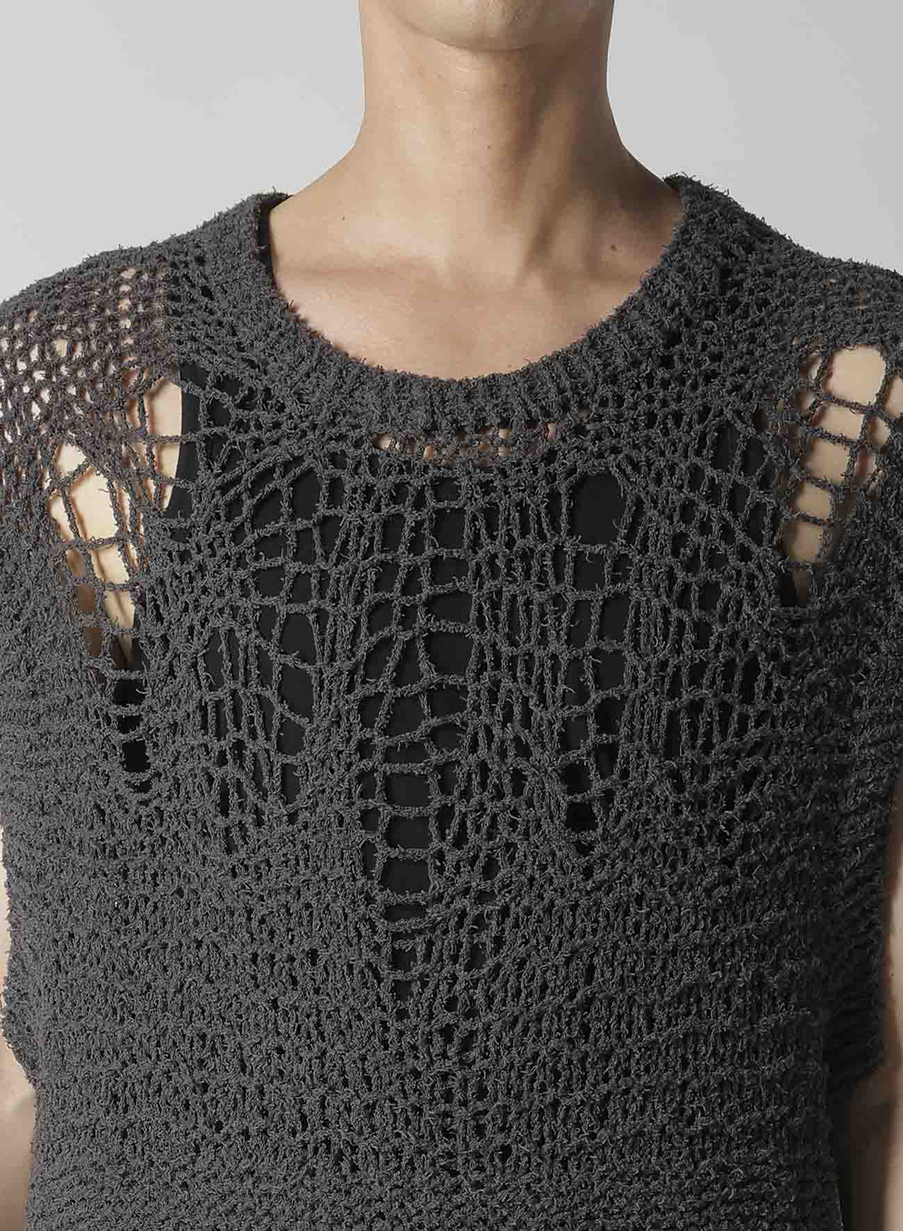 【Launching 10:00(JST), Jan 11】HAND KNITTED DAMAGE PROCESSED GARTER ROUND NECK VEST