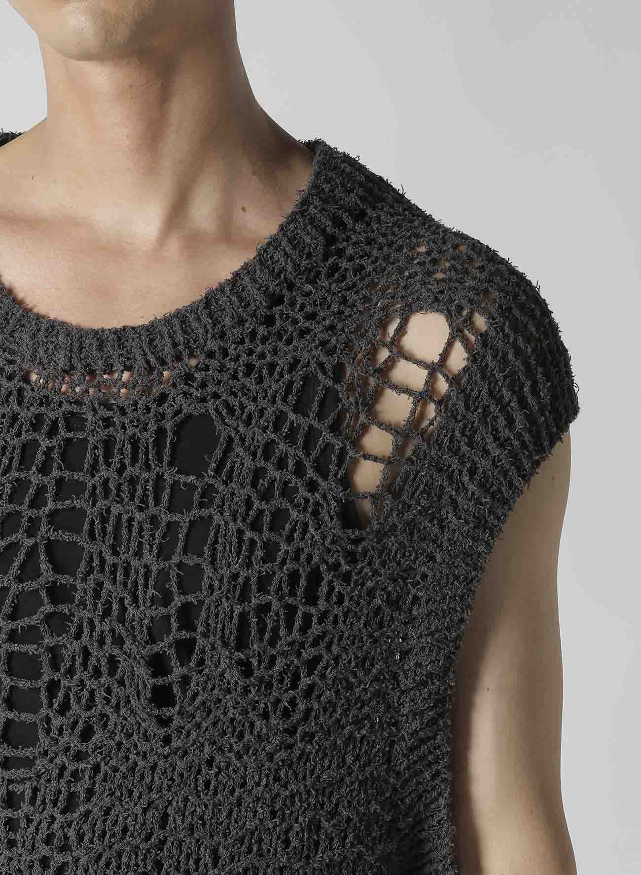 【Launching 10:00(JST), Jan 11】HAND KNITTED DAMAGE PROCESSED GARTER ROUND NECK VEST