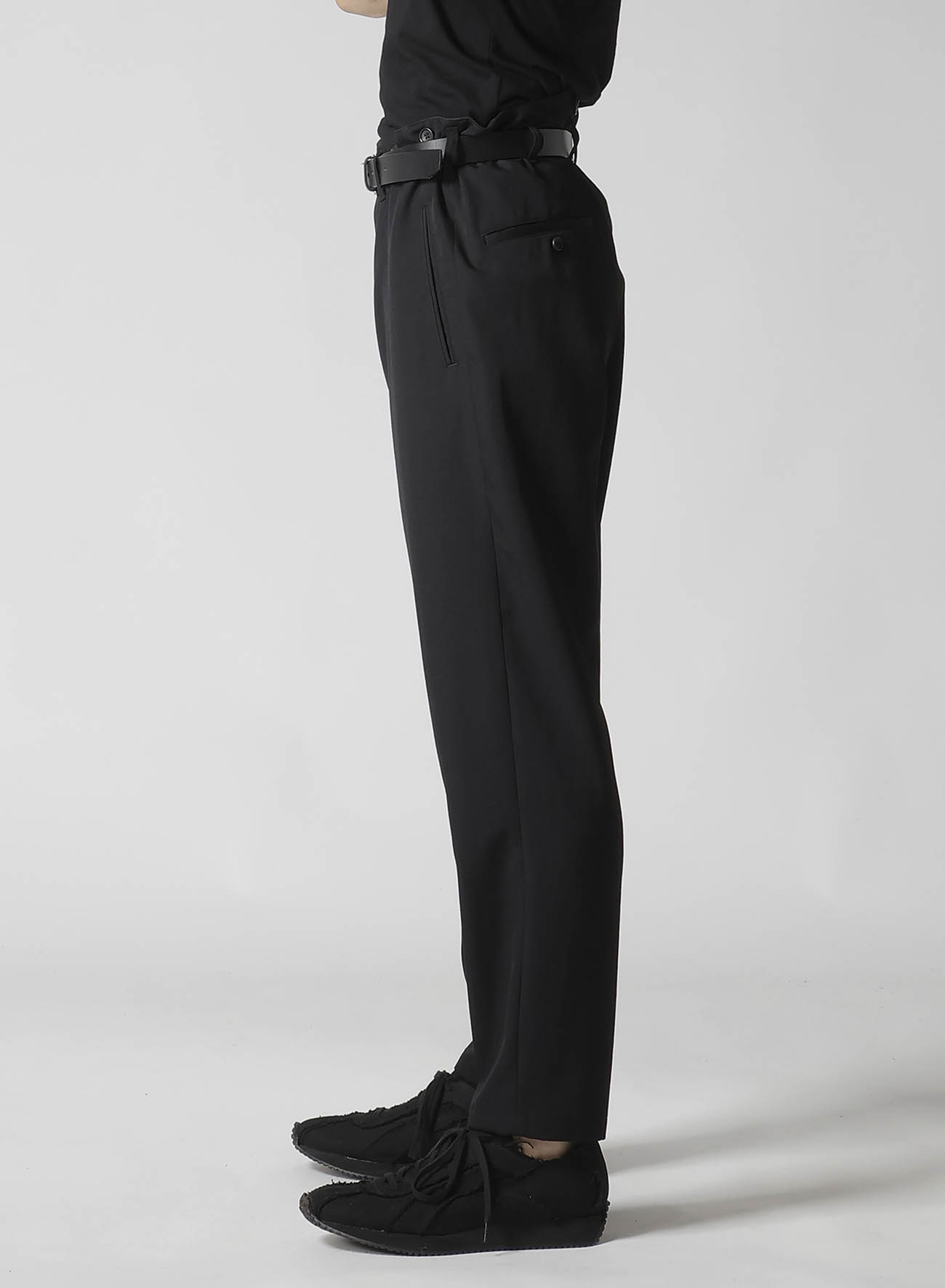 【Launching 10:00(JST), Jan 11】WOOL GABARDINE SUSPENDER SLIM PANTS