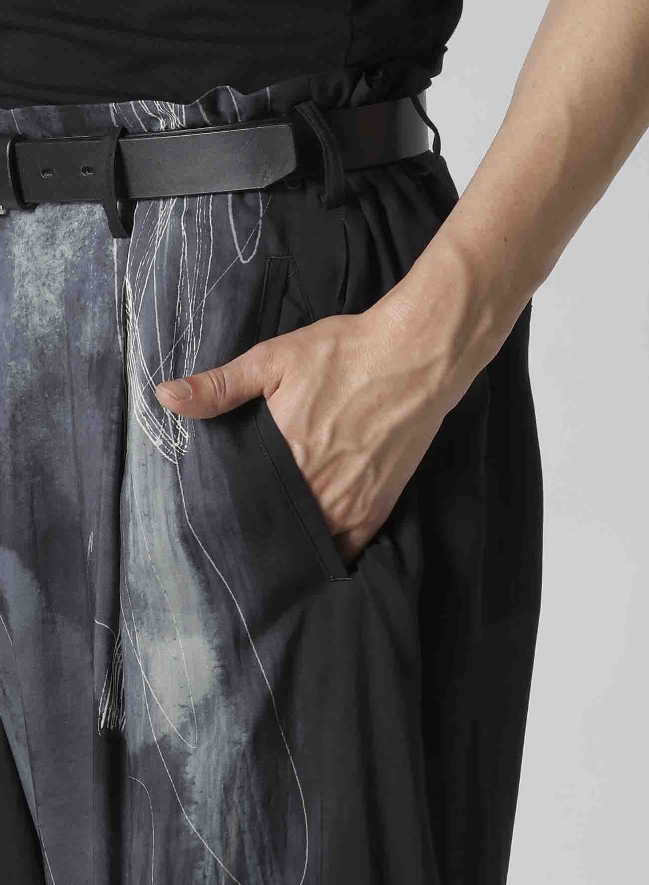 【Launching 10:00(JST), Jan 11】TUCKED SEAM PANTS