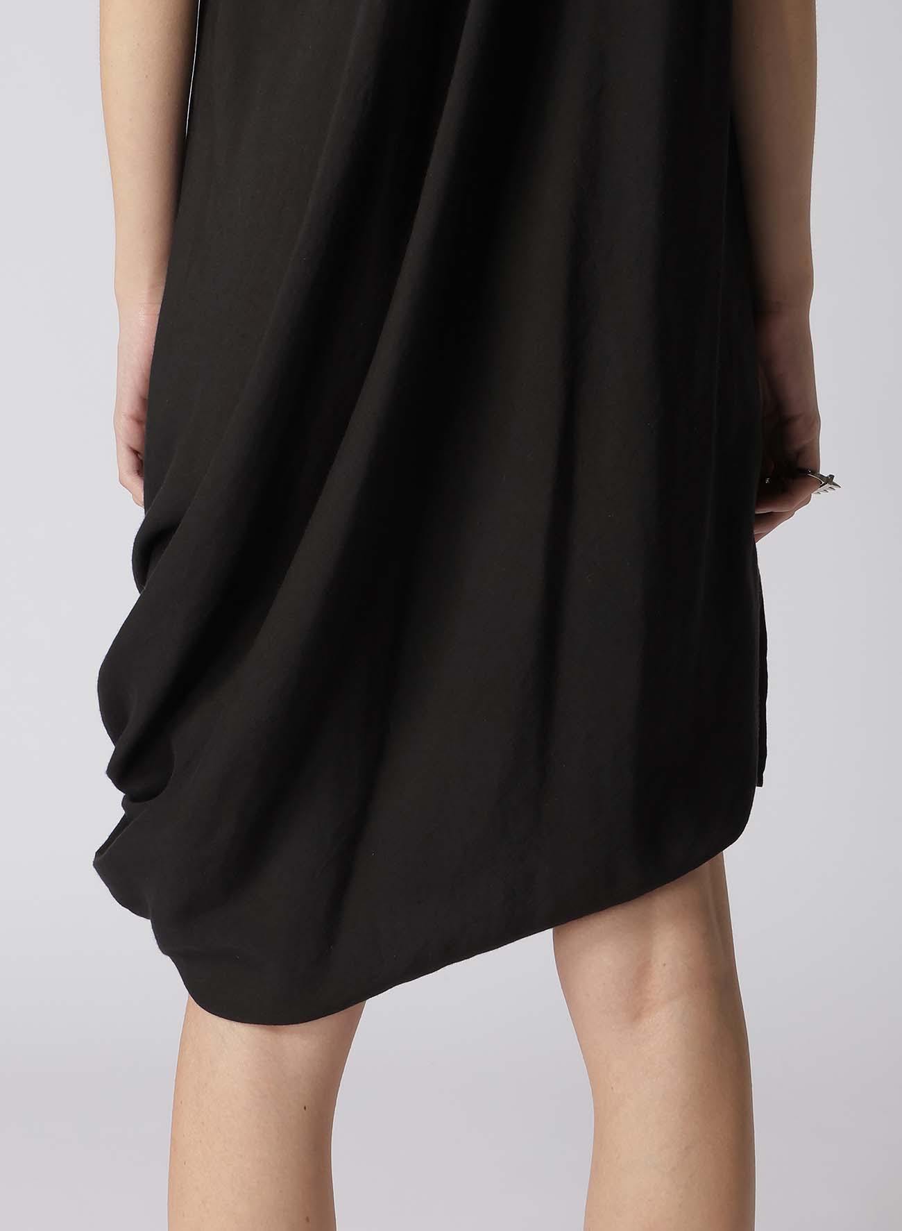 SOFT LAWN DRAPE DRESS WITH PIN