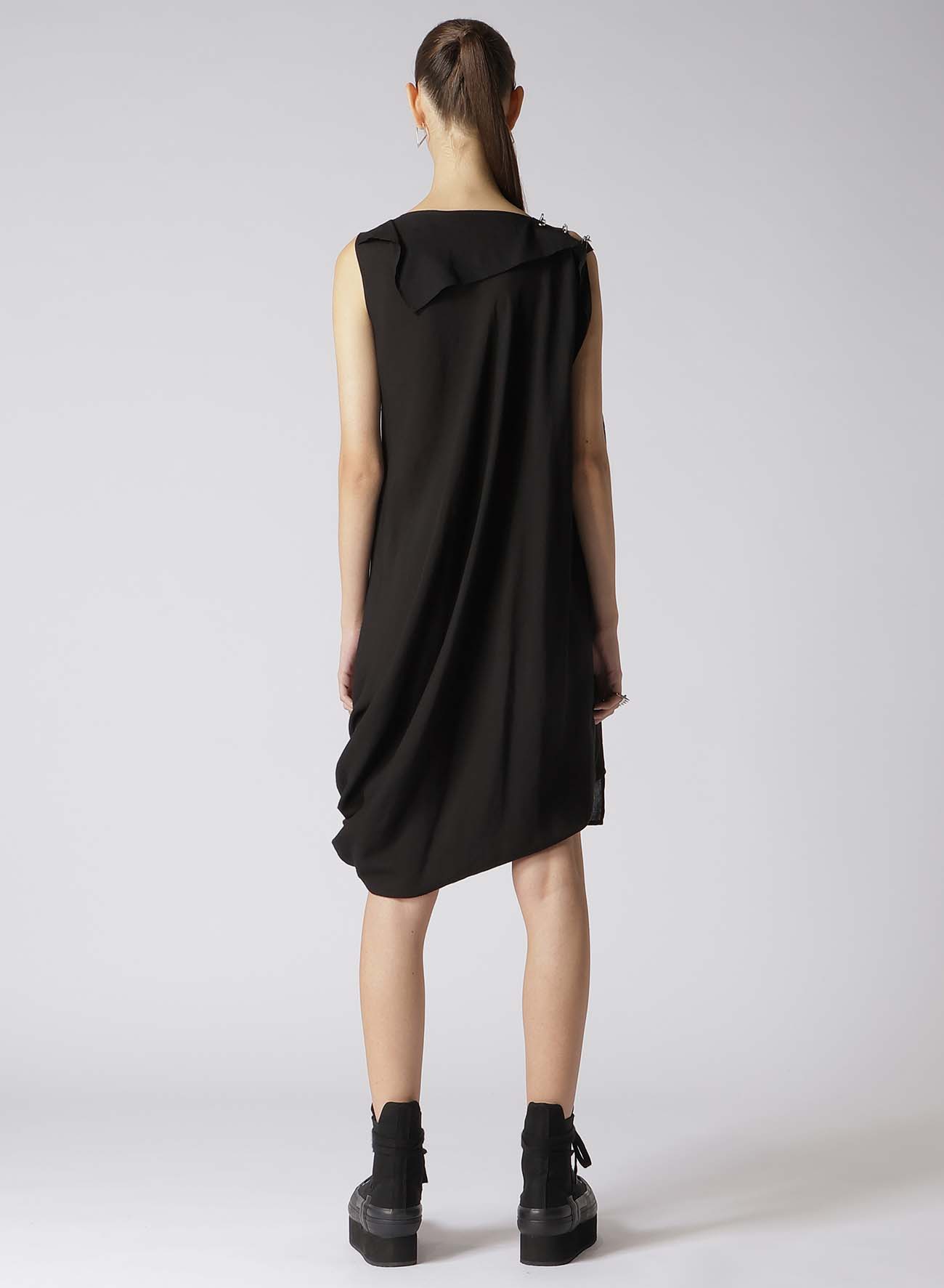 SOFT LAWN DRAPE DRESS WITH PIN