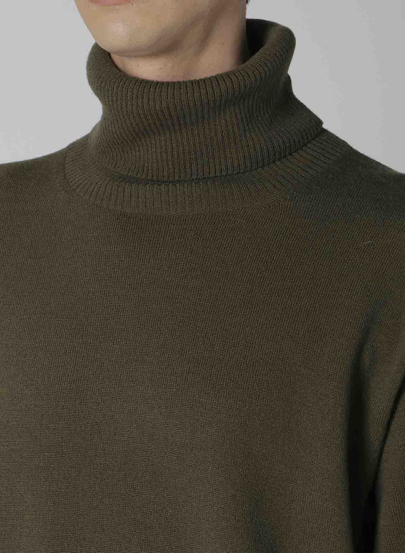 TURTLE NECK INTARSIA KNIT WITH "Y's for men" LOGO