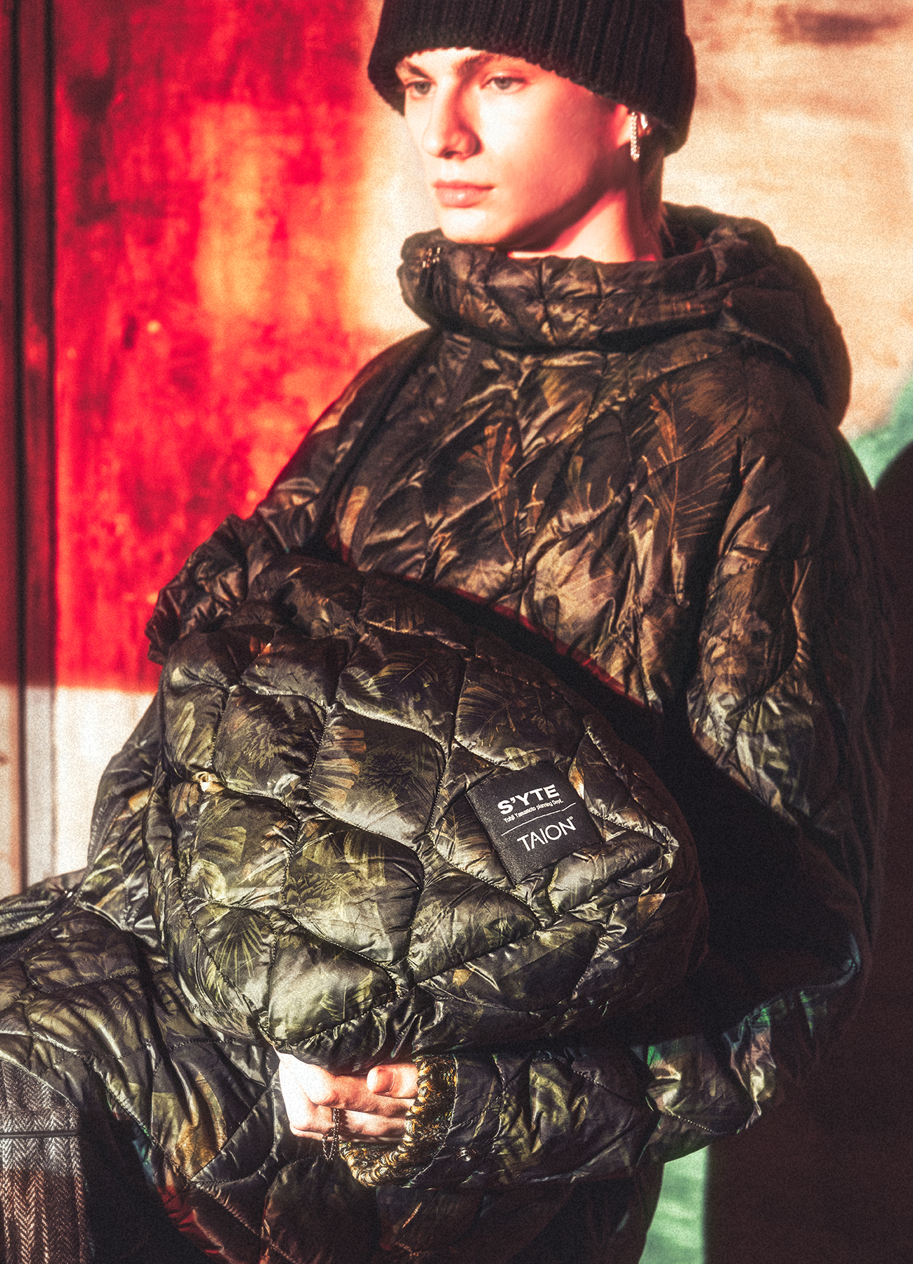 【11/21 12:00 Release】【S'YTE X TAION】DAHLIA CAMOUFLAGE QUILTED DOWN 2WAY MINI BONSACK