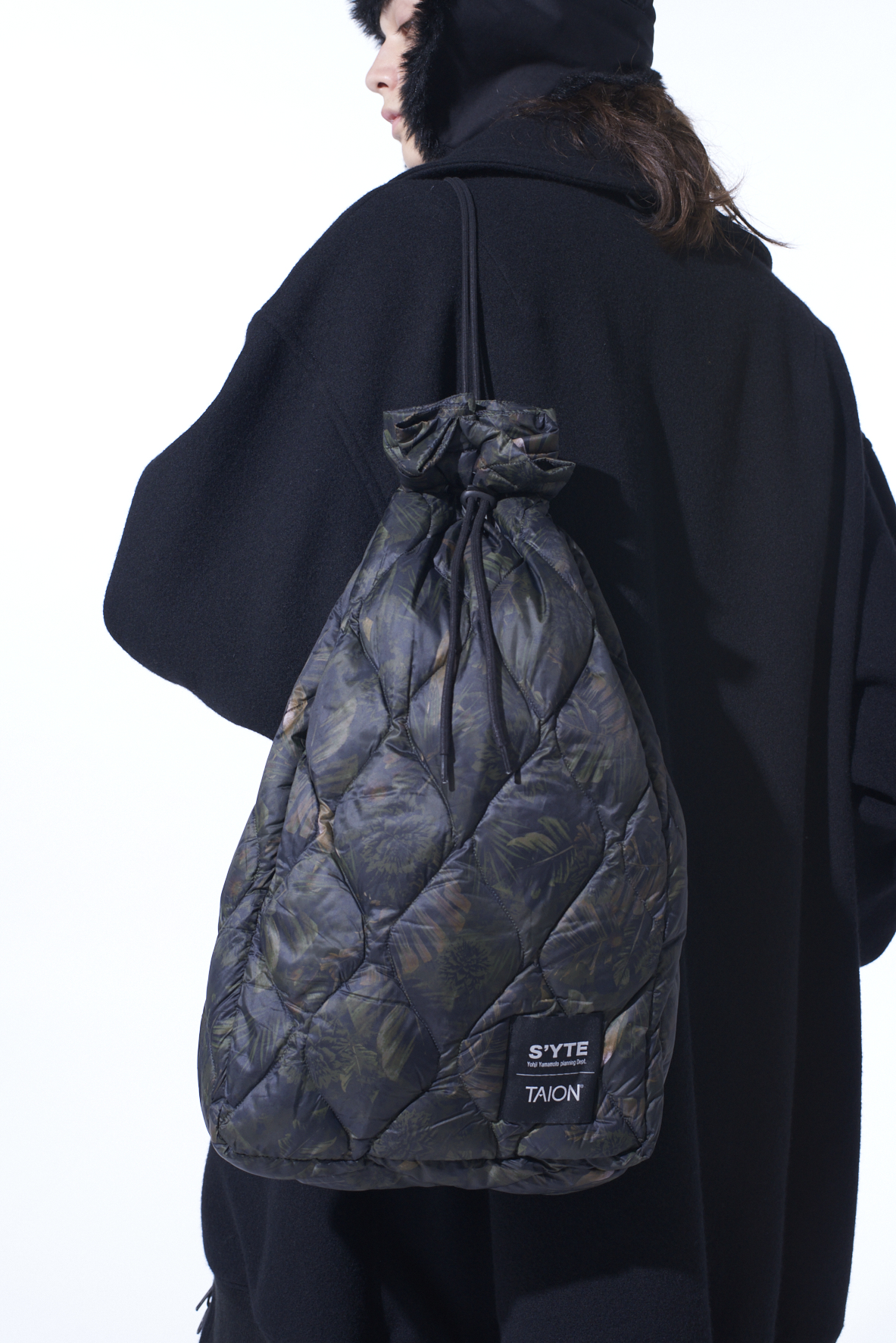 【11/21 12:00 Release】【S'YTE X TAION】DAHLIA CAMOUFLAGE QUILTED DOWN 2WAY MINI BONSACK