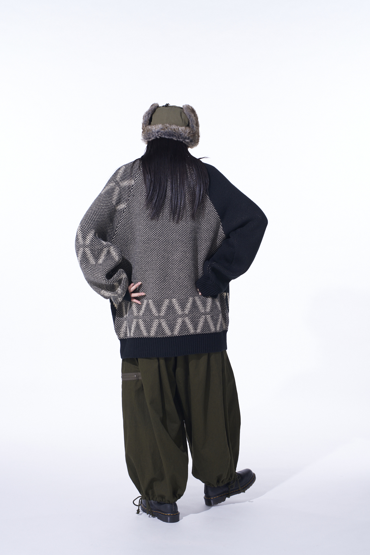 BULKY WOOL BIRDS EYE REVERSIBLE HIGH NECK KNIT