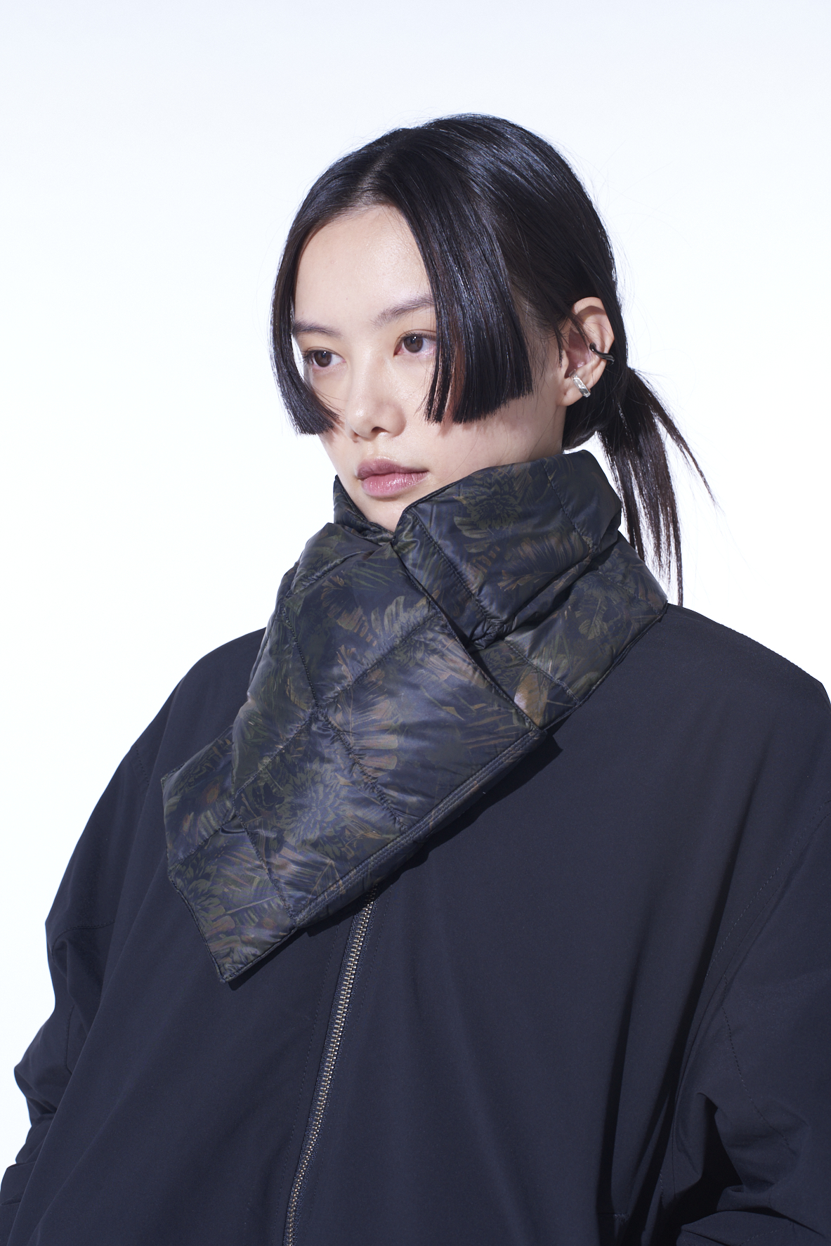 【11/21 12:00 Release】【S'YTE X TAION】DAHLIA CAMOUFLAGE QUILTED DOWN REVERSIBLE SCARF