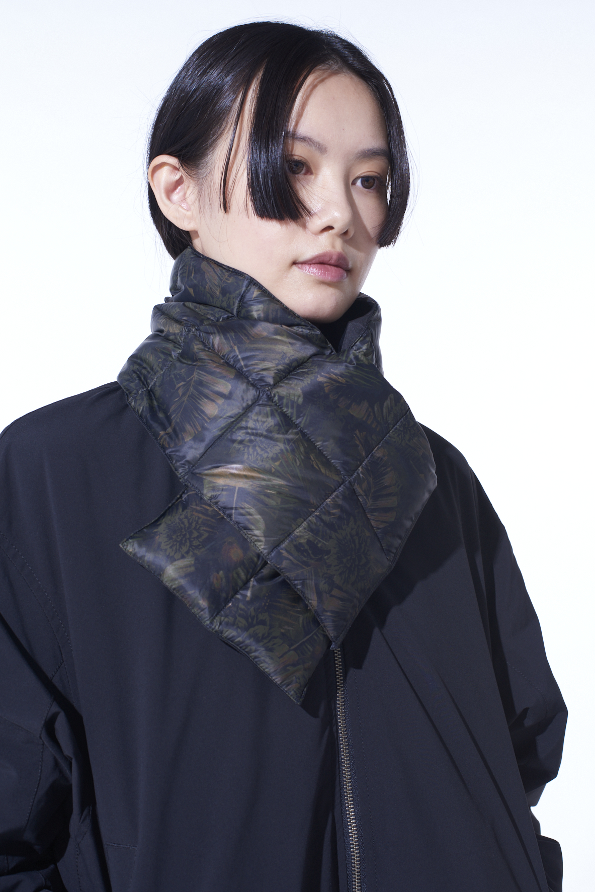 【11/21 12:00 Release】【S'YTE X TAION】DAHLIA CAMOUFLAGE QUILTED DOWN REVERSIBLE SCARF