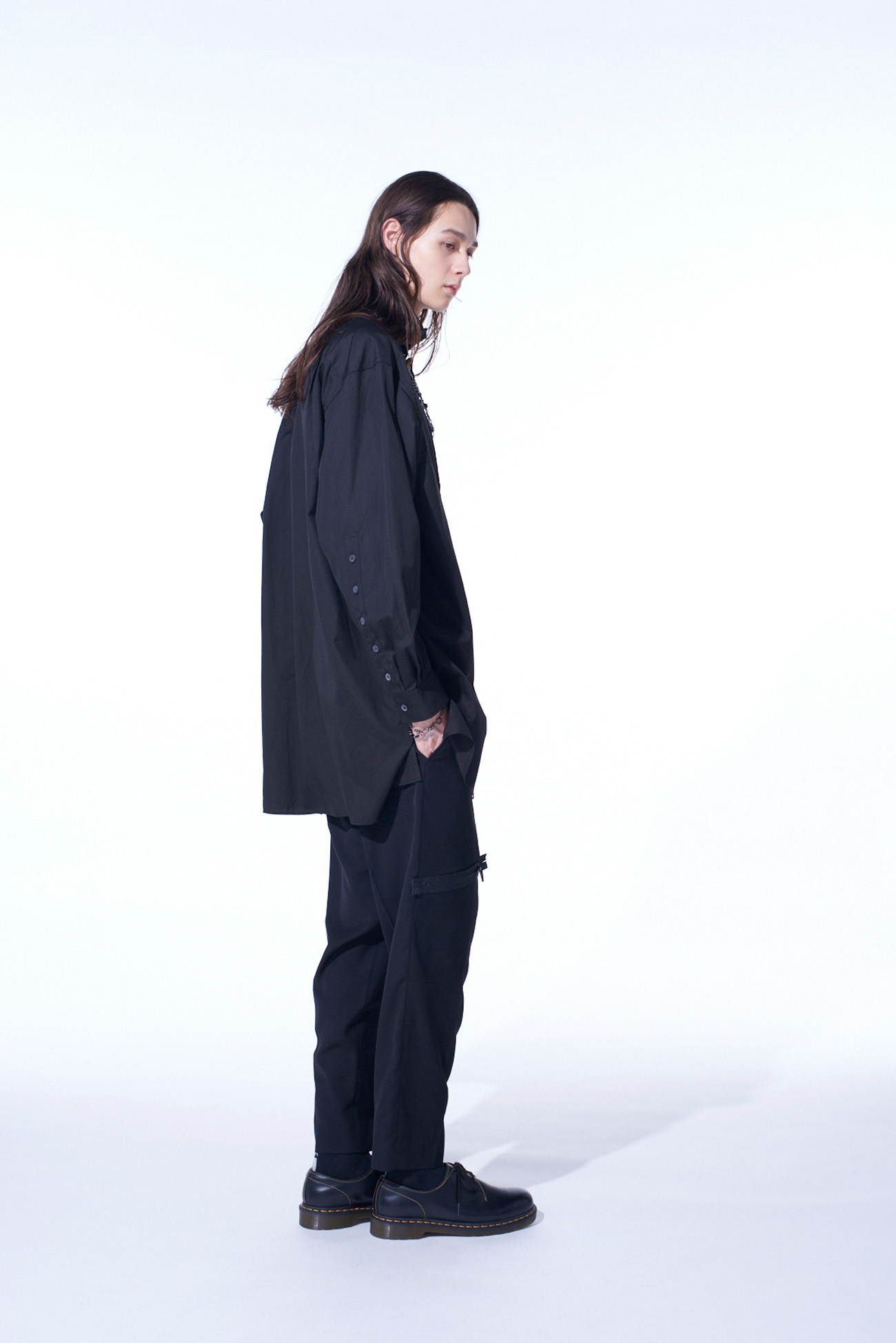 PE/GABARDINE ZIPPER-TAPED SLIM PANTS