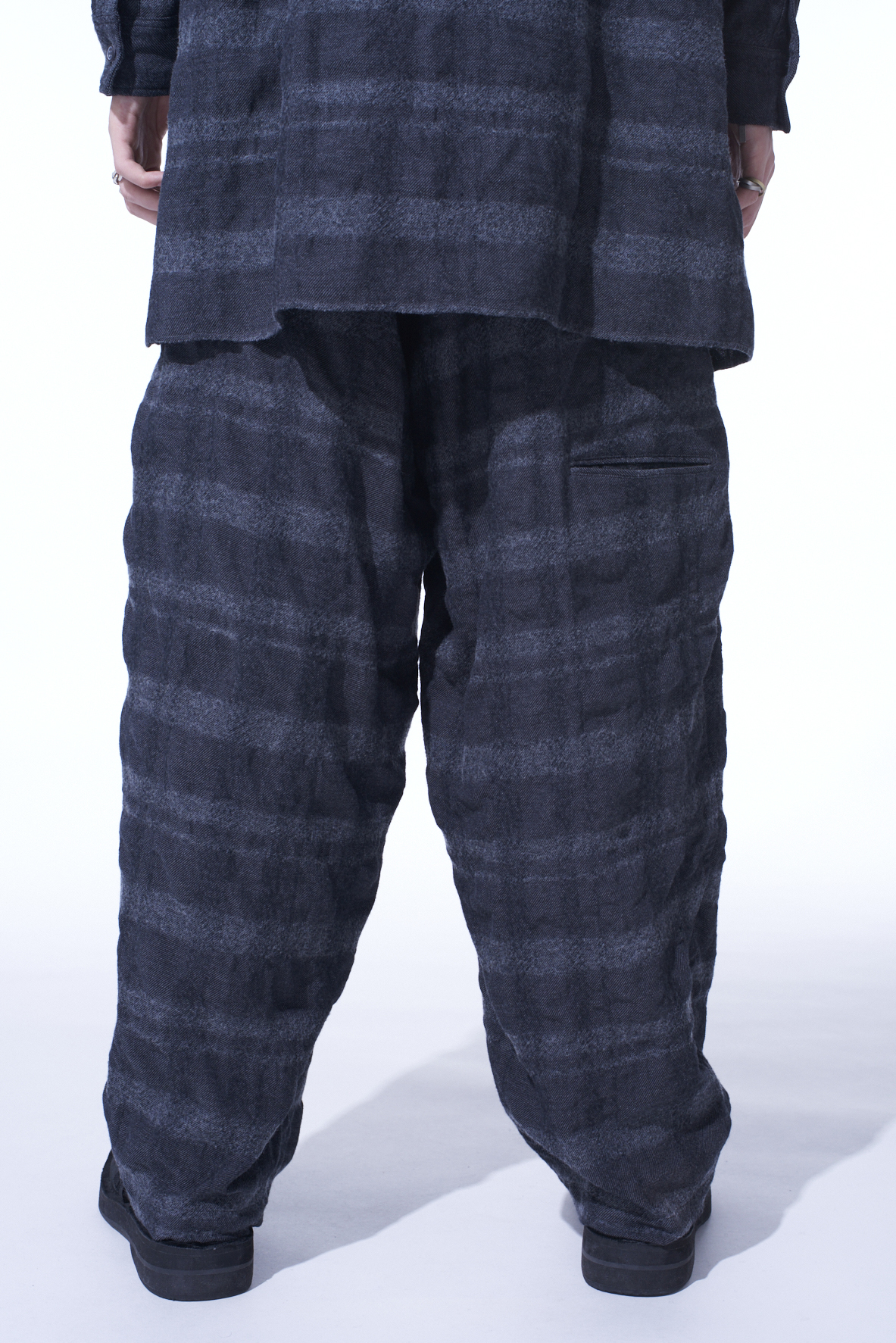 FULLING FINISHED SHADOW CHECK 3-TUCK WIDE TROUSERS