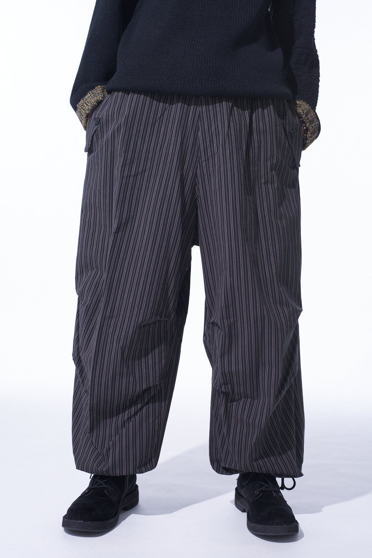 OVERDYED STRIPES KNEE TUCK WIDE PANTS