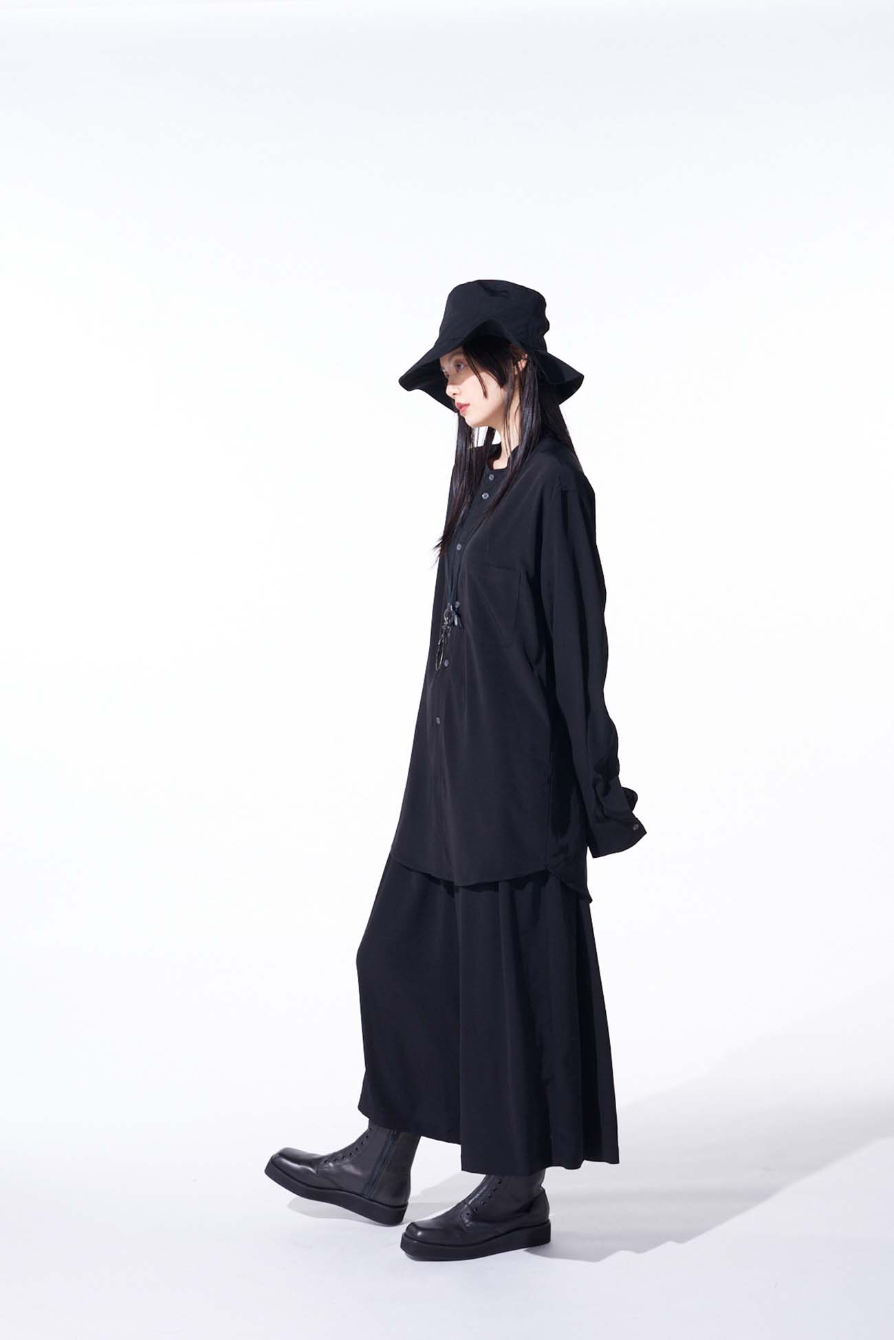 CREPE de CHINE CROPPED WIDE PANTS WITH GUSSETED FLAP POCKET