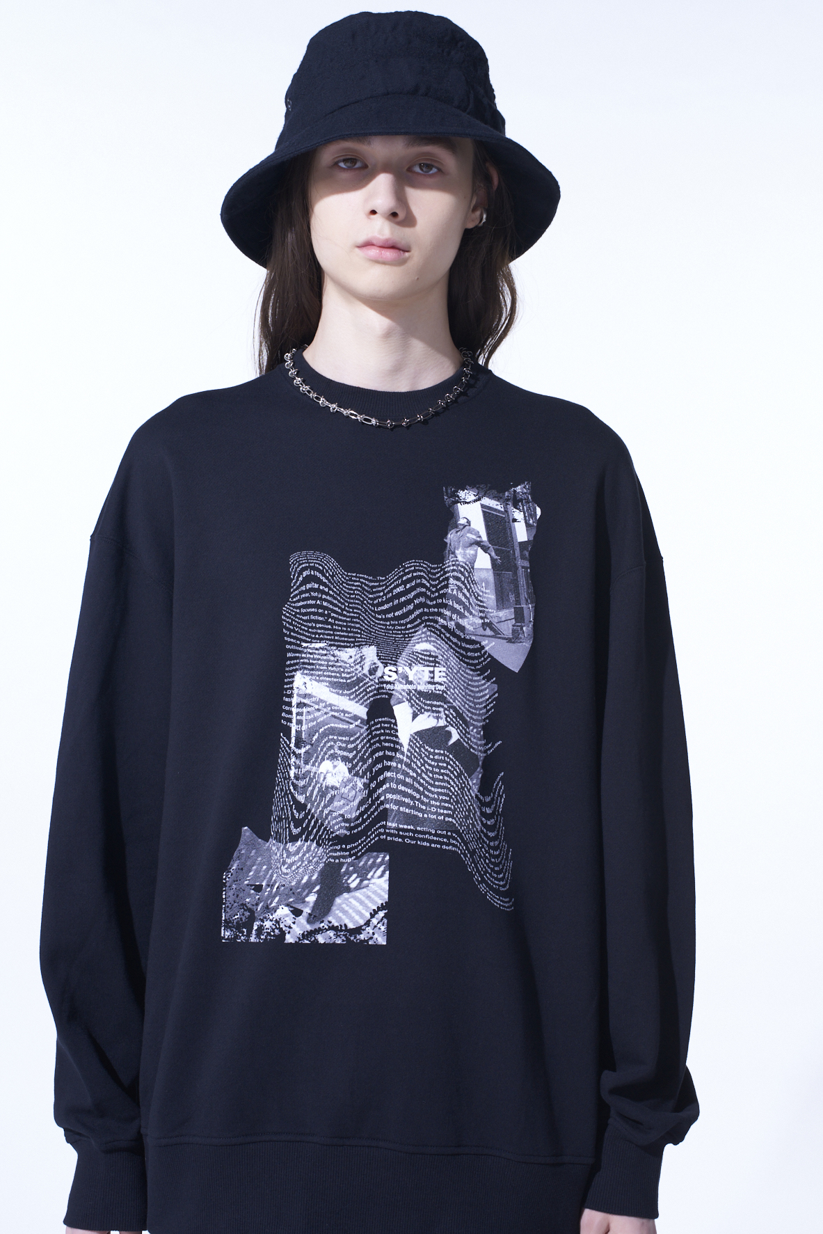 YY MESSAGE COLLAGE GRAPHIC PULLOVER