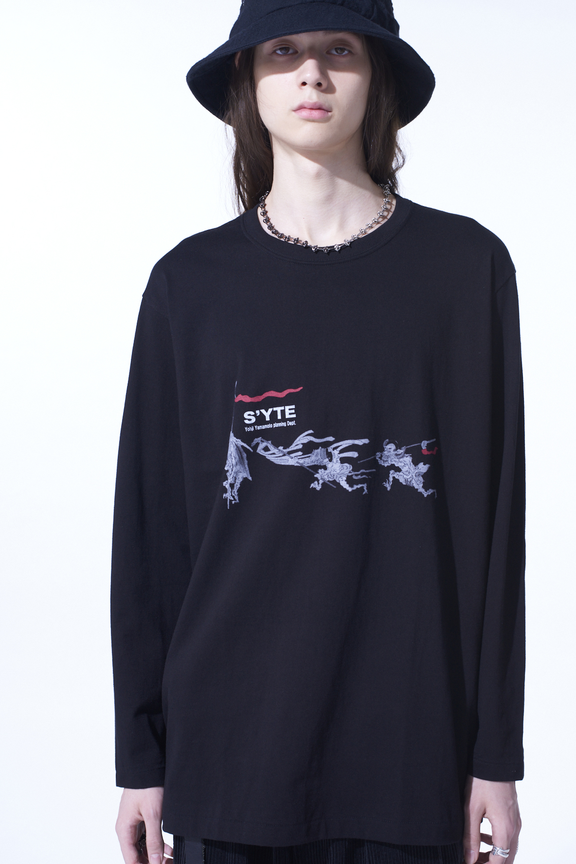 "THREE DEMONS" GRAPHIC LONG-SLEEVED T-SHIRT