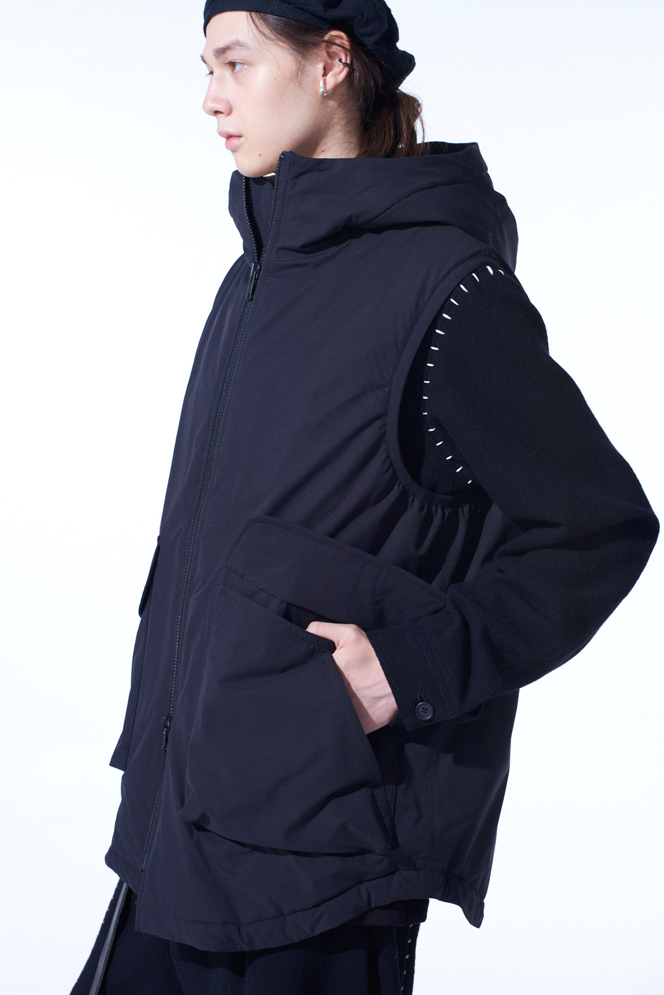 WATER-REPELLENT STRETCH TAFFETA PUFFER HOODED VEST