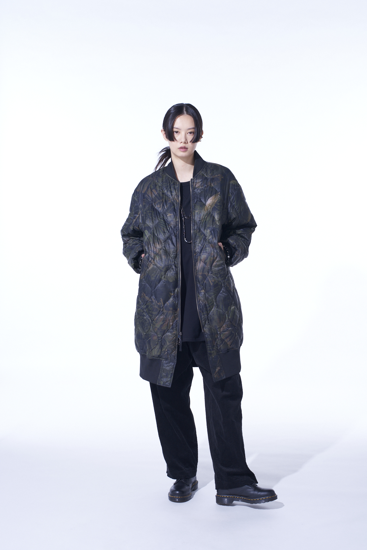 【11/21 12:00 Release】【S'YTE X TAION】DAHLIA CAMOUFLAGE QUILTED DOWN REVERSIBLE LONG MA-1