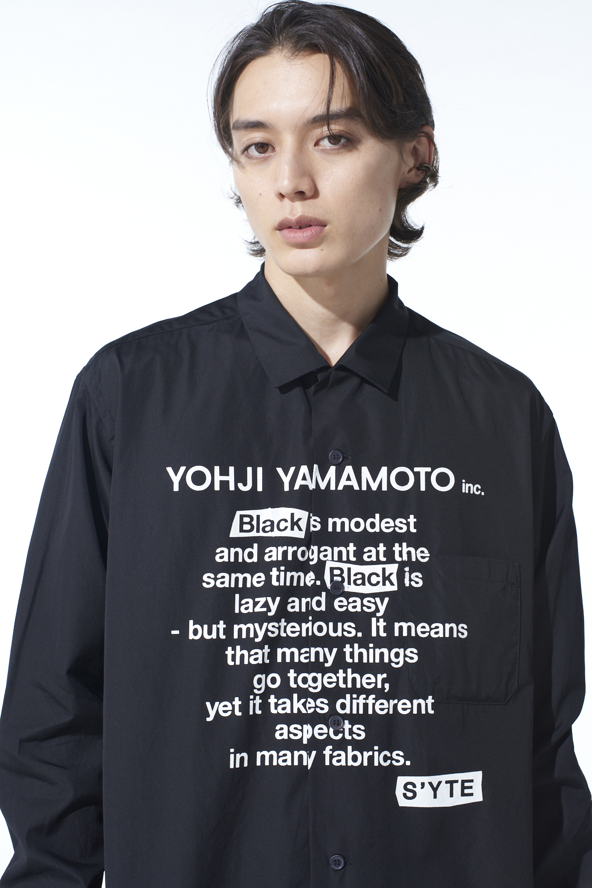 COTTON BROAD「Black is modest」MESSAGE PRINTED SHIRT