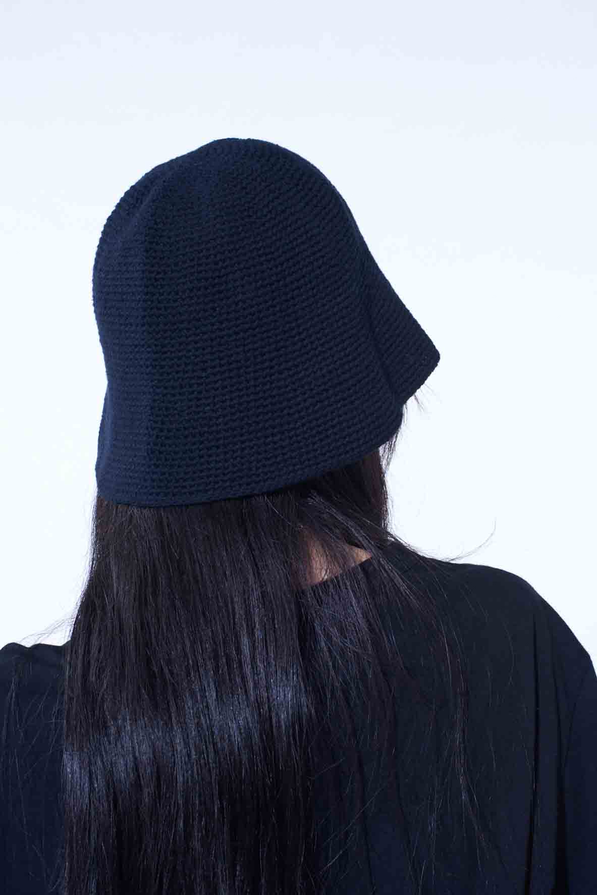 KNITTED TULIP HAT