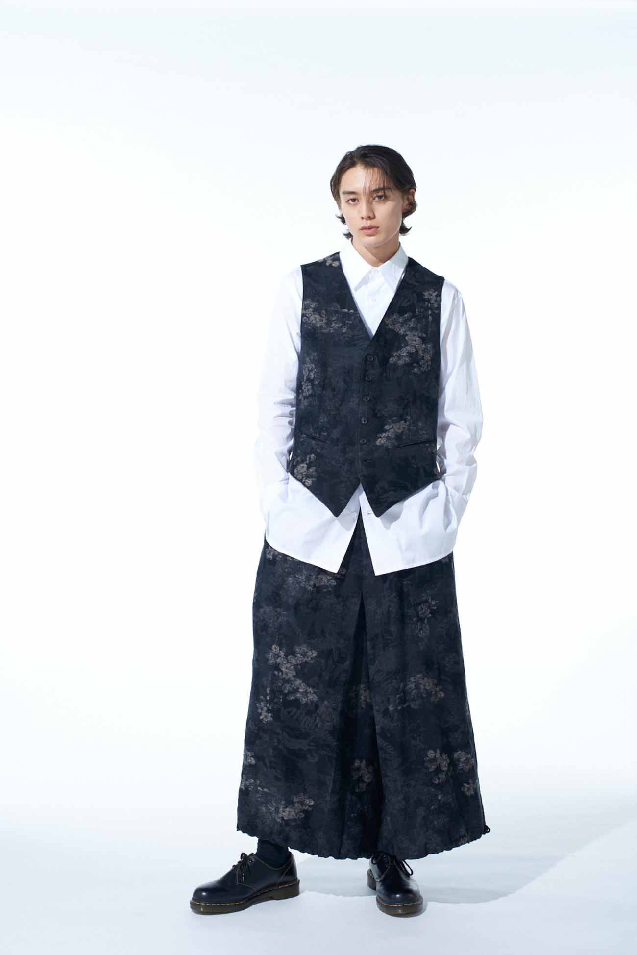 FADED FLORAL JACQUARD VEST