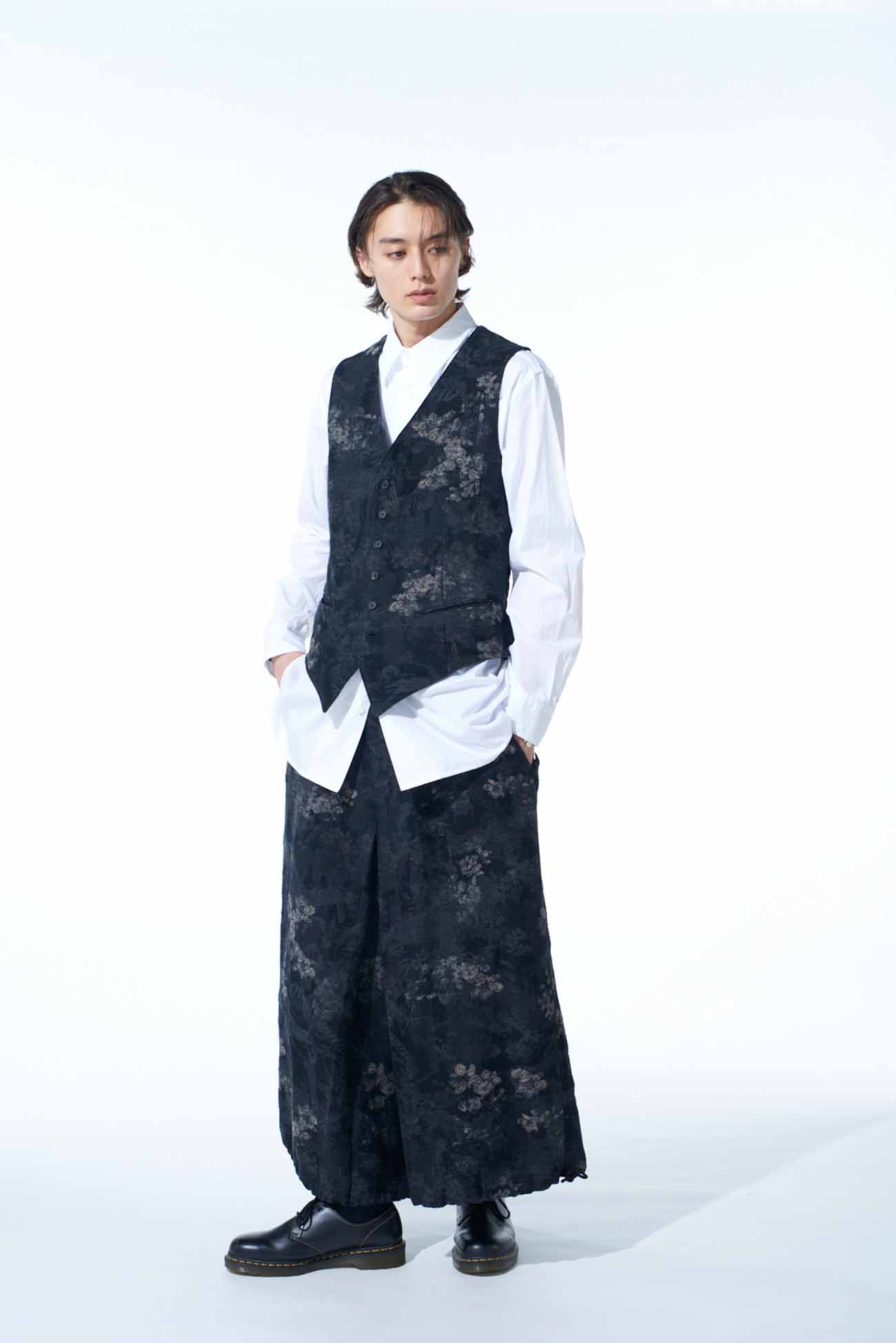 FADED FLORAL JACQUARD VEST