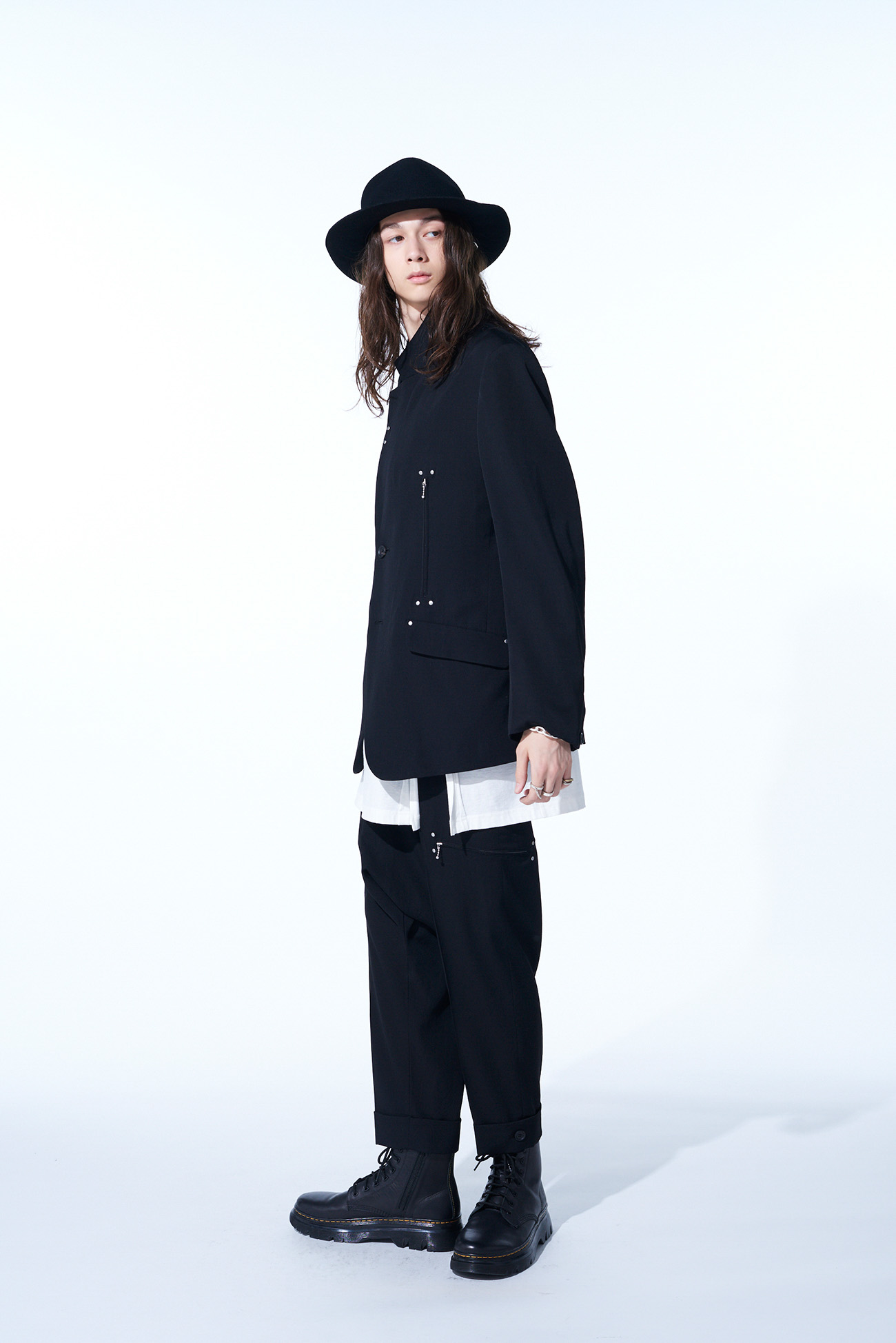 WASHER FINISHED WOOL GABARDINE STUDS SLIM SAROUEL PANTS