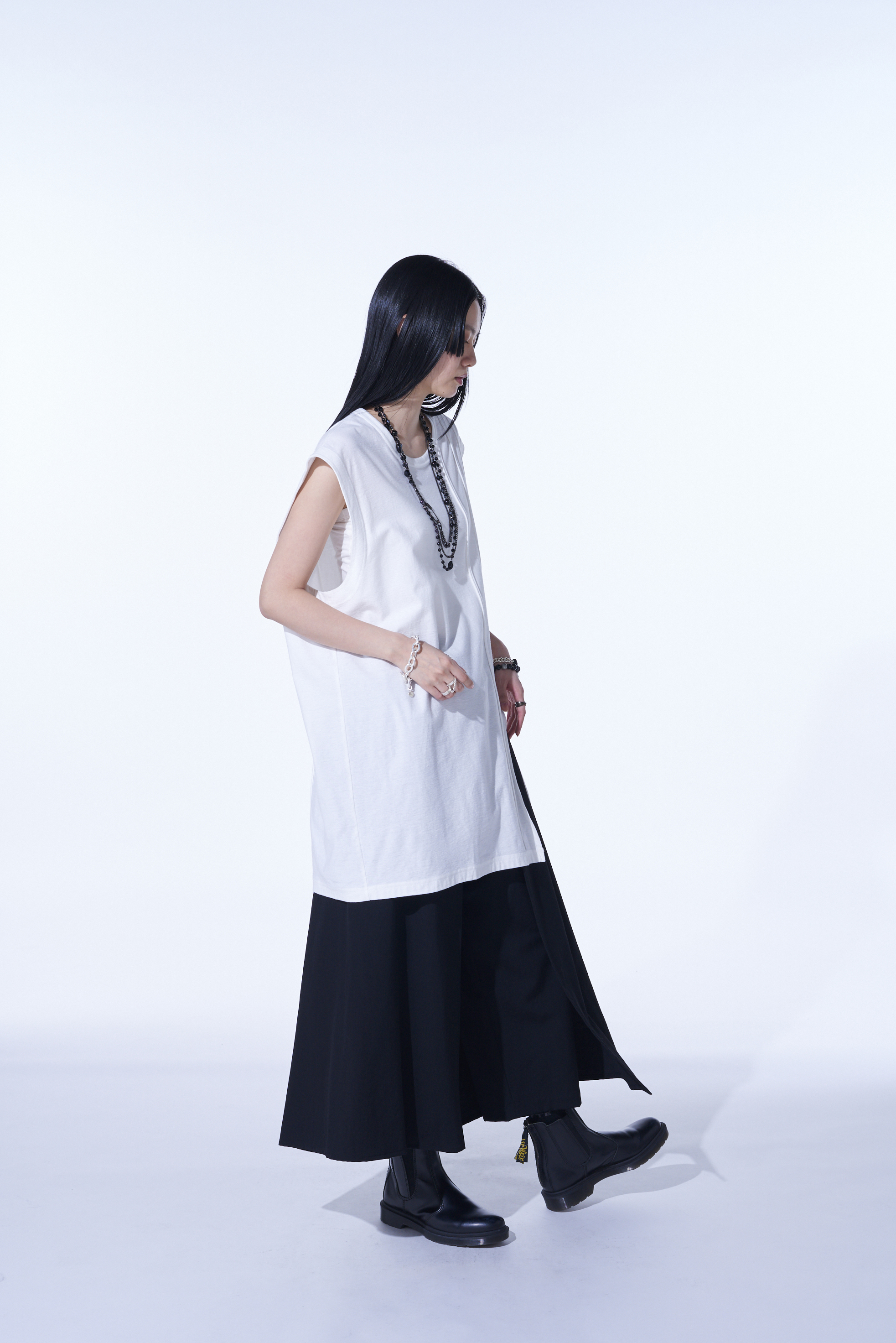 COTTON JERSEY VERTICALLY GRAFTED SLEEVELESS TOP WITH HEM SLIT