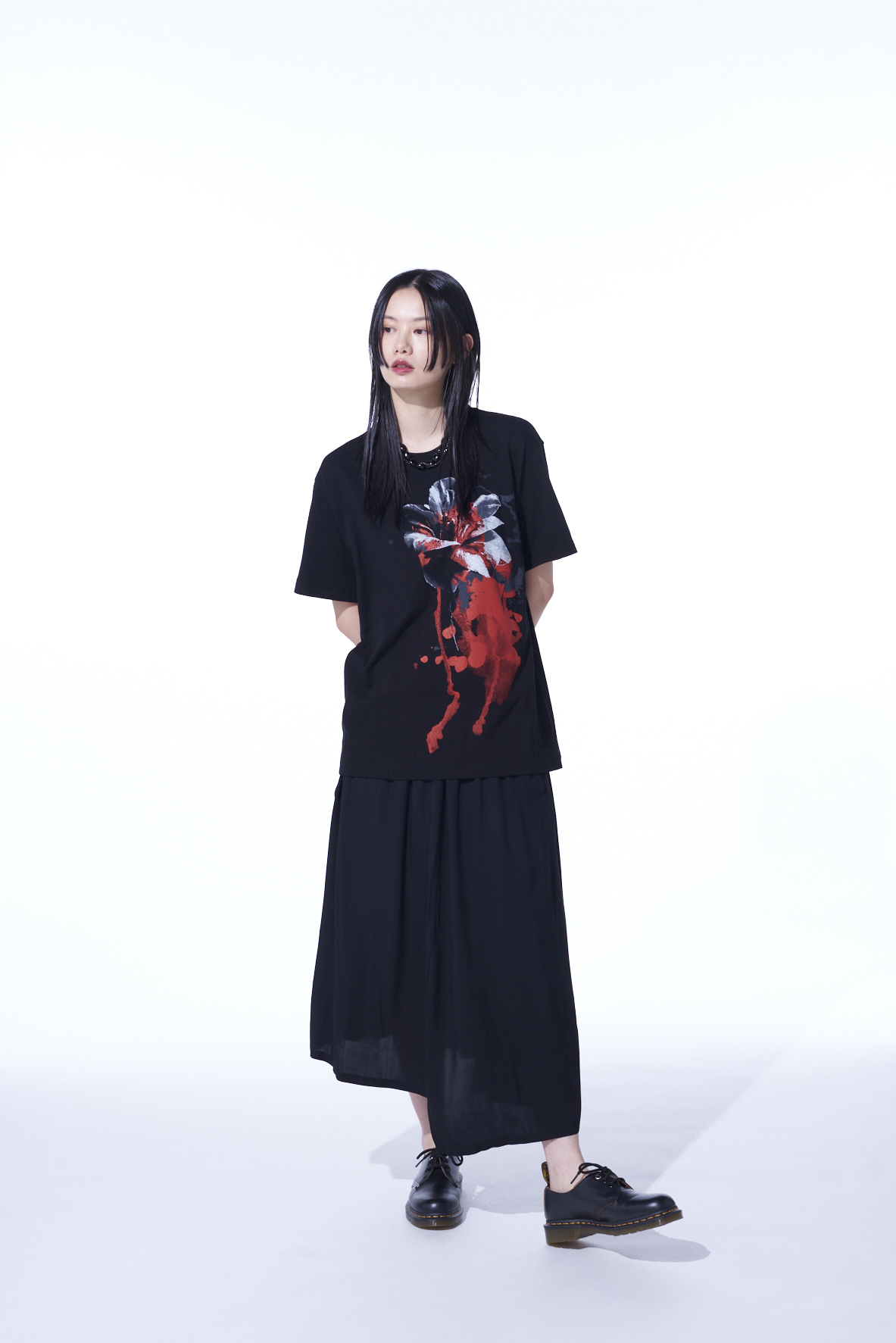 "LILY FLOWER" GRAPHIC T-SHIRT