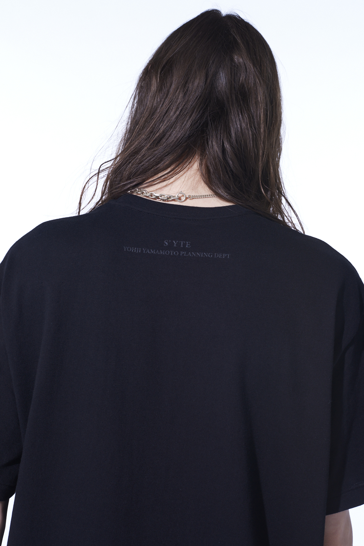 「BLACK IS MODEST」MESSAGE T-SHIRT