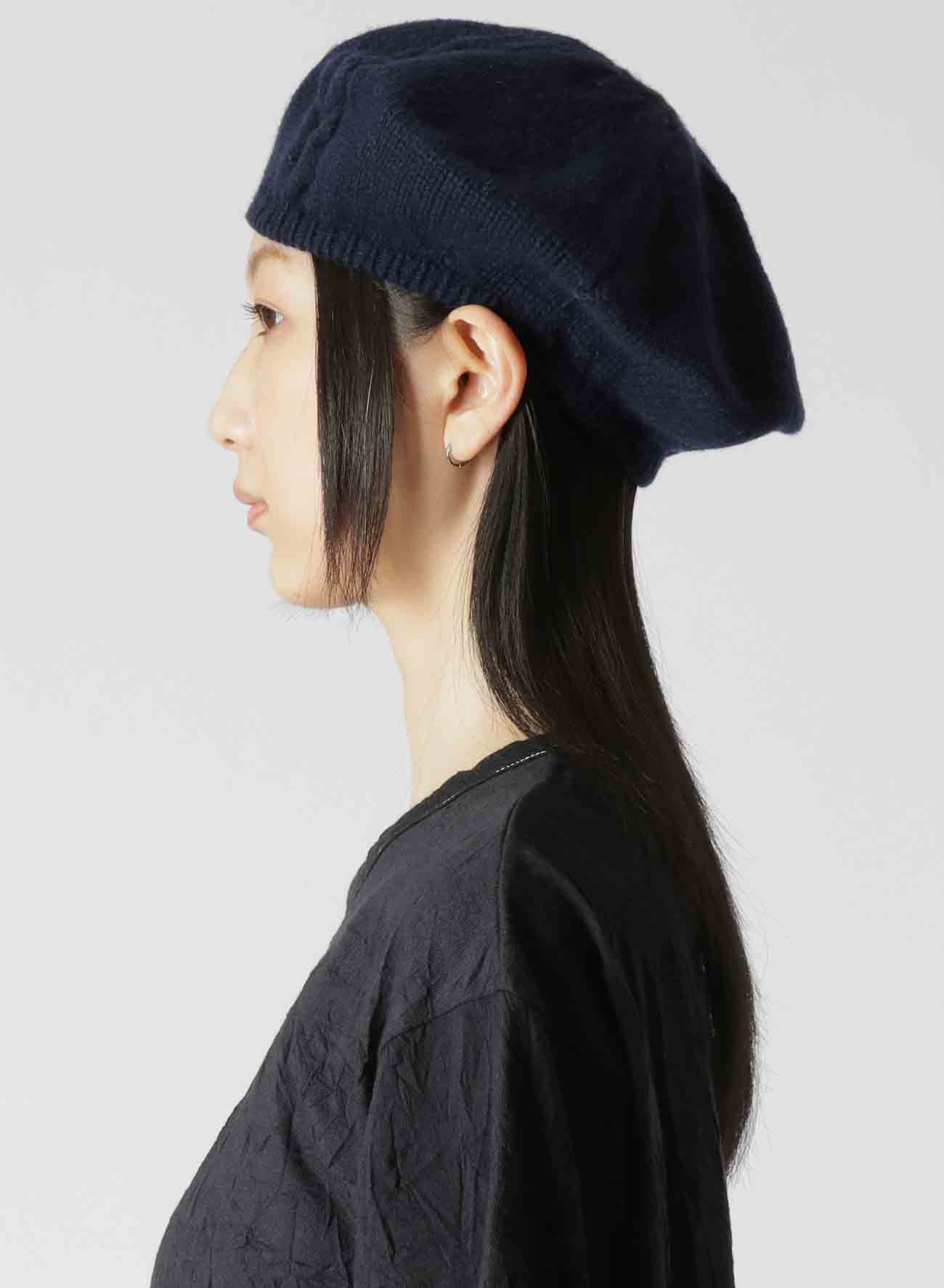 WOOL CABLE KNITTED BERET