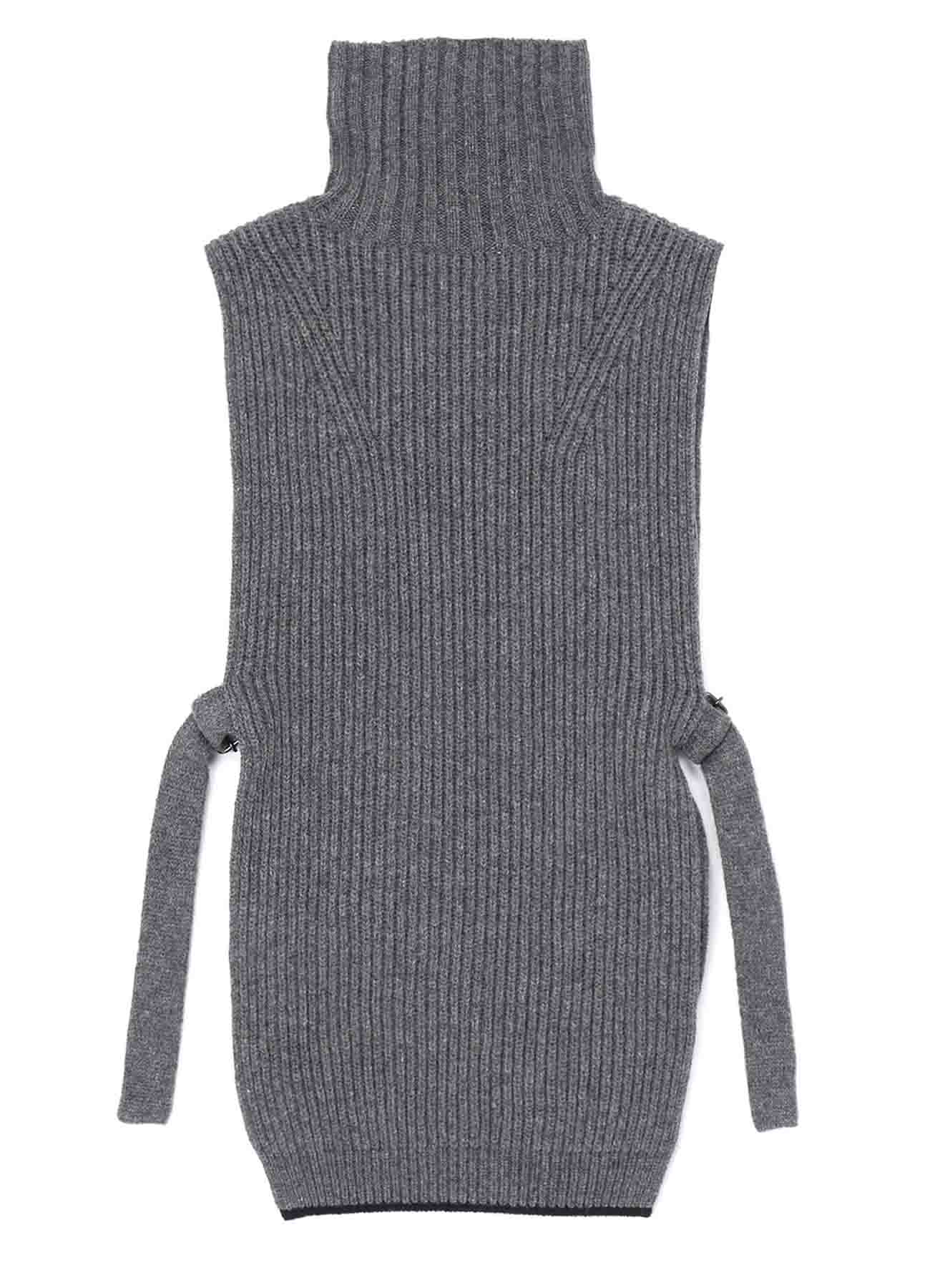 BUTTON-UP NECK DETAIL LAMBSWOOL BIB