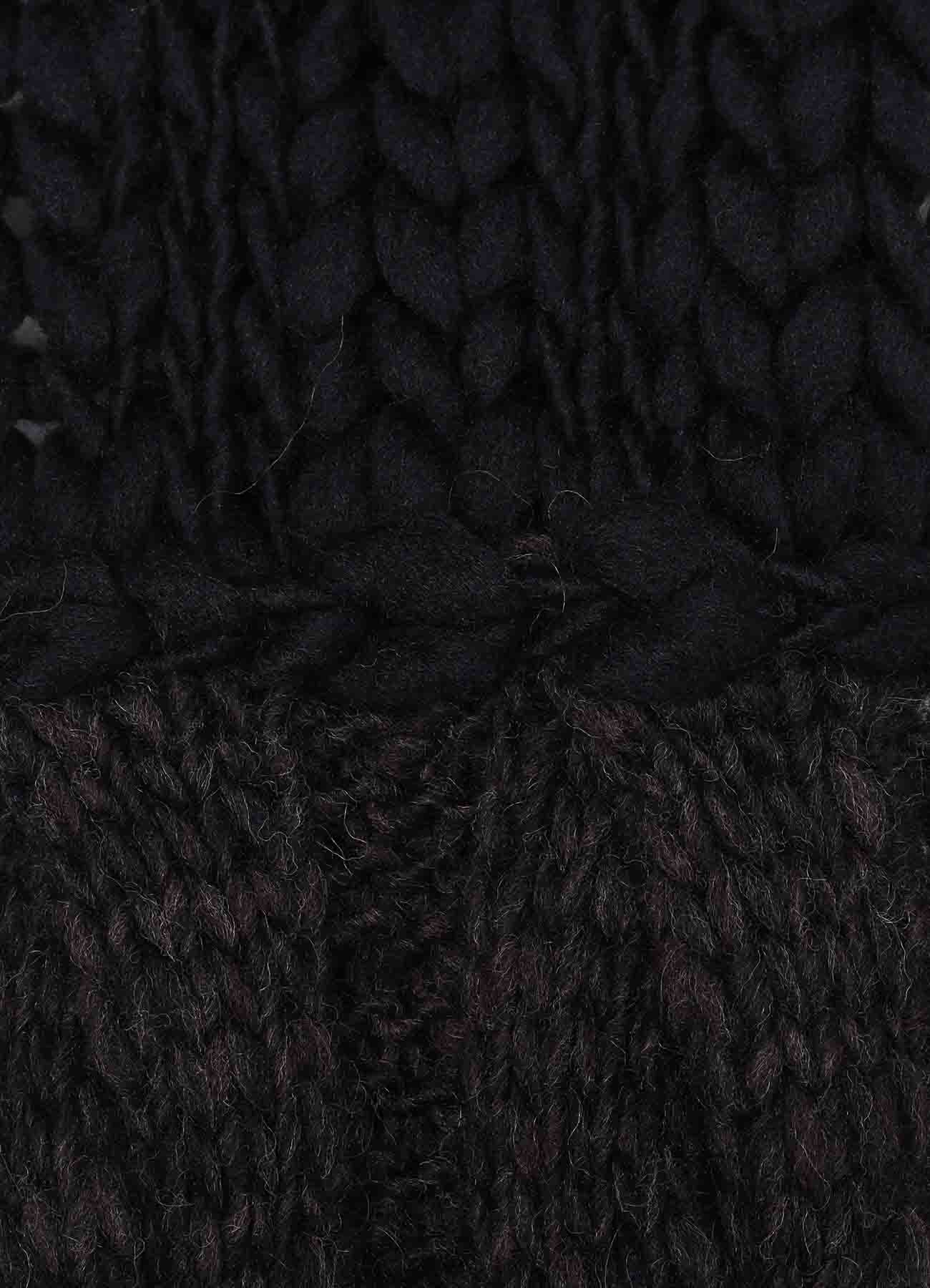 PATCHED KNITTED SCARF