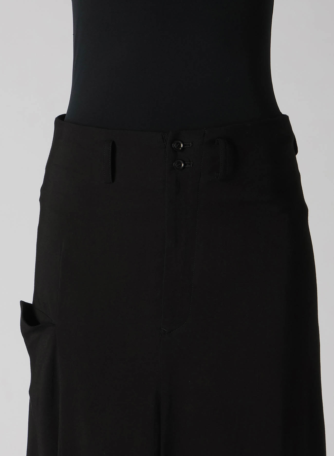 HARD TWISTED GABARDINE RIGHT SIDE FLARE SKIRT