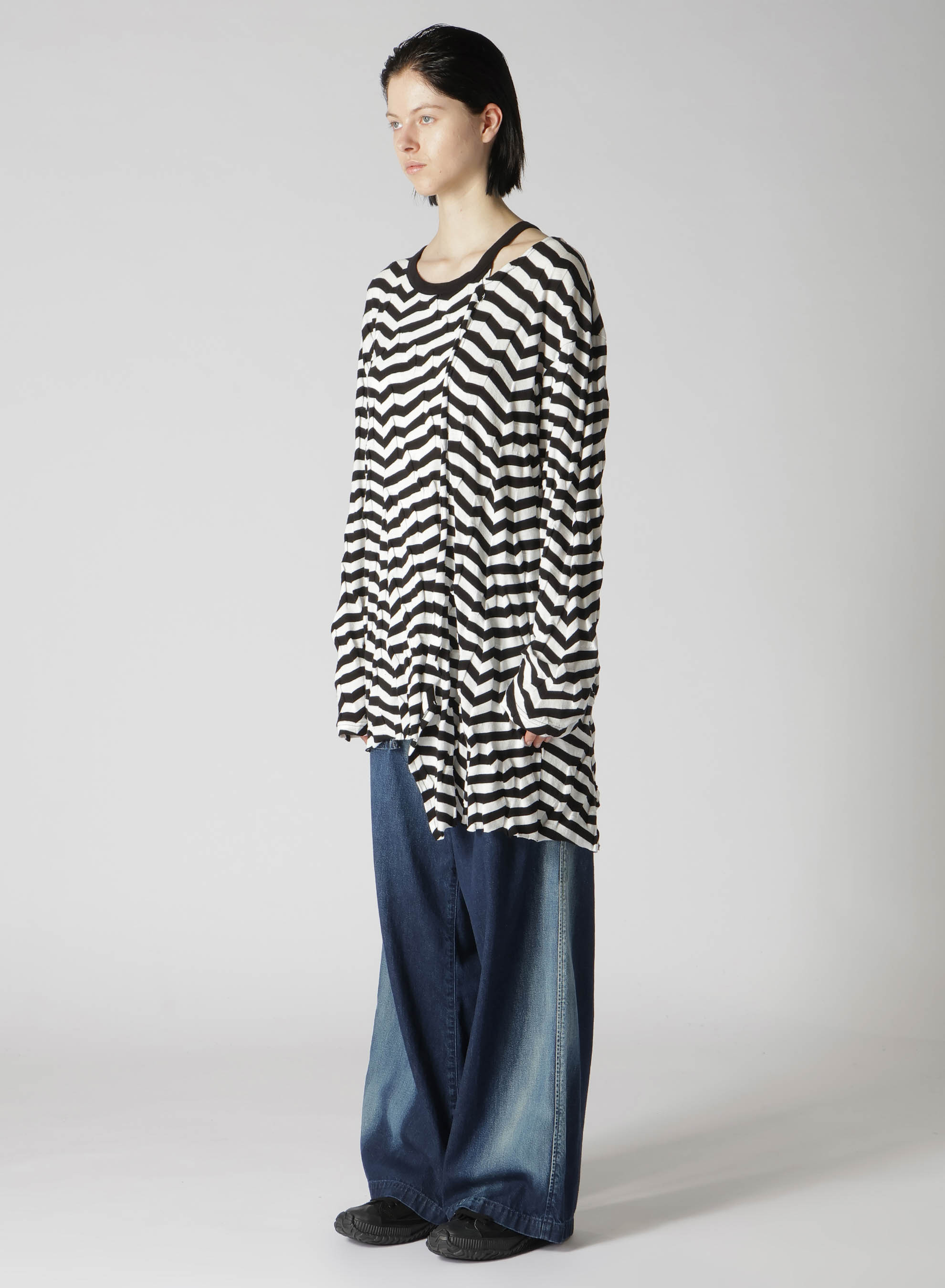 GEOMETRY LINKS STITCH STRIPED ASYMMETRIC LONG SLEEVE T B