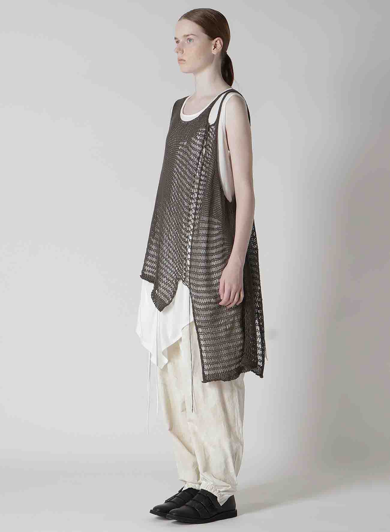 DAMAGE PROCESSED ASYMMETRIC SLEEVELESS KNIT