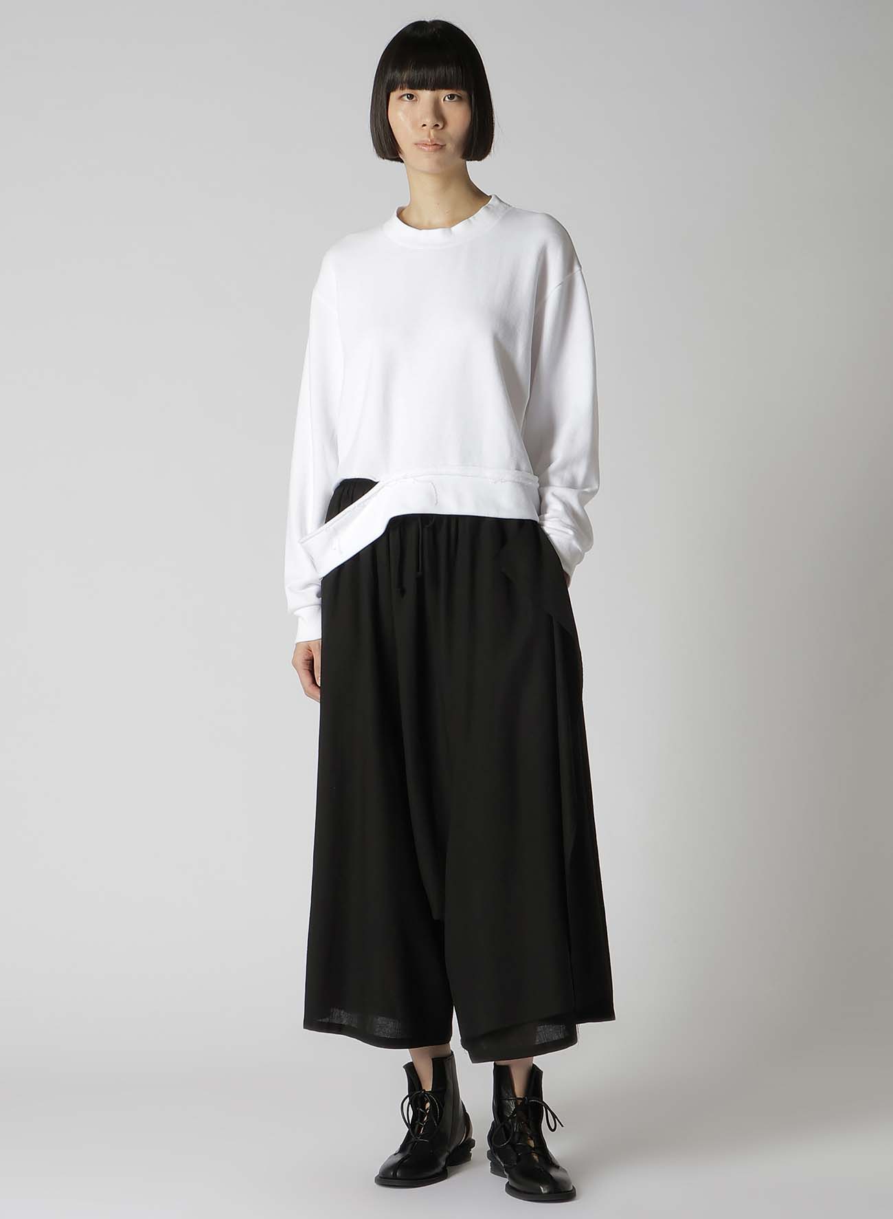 SOFT FRENCH TERRY CROPPED SWEATSHIRT
